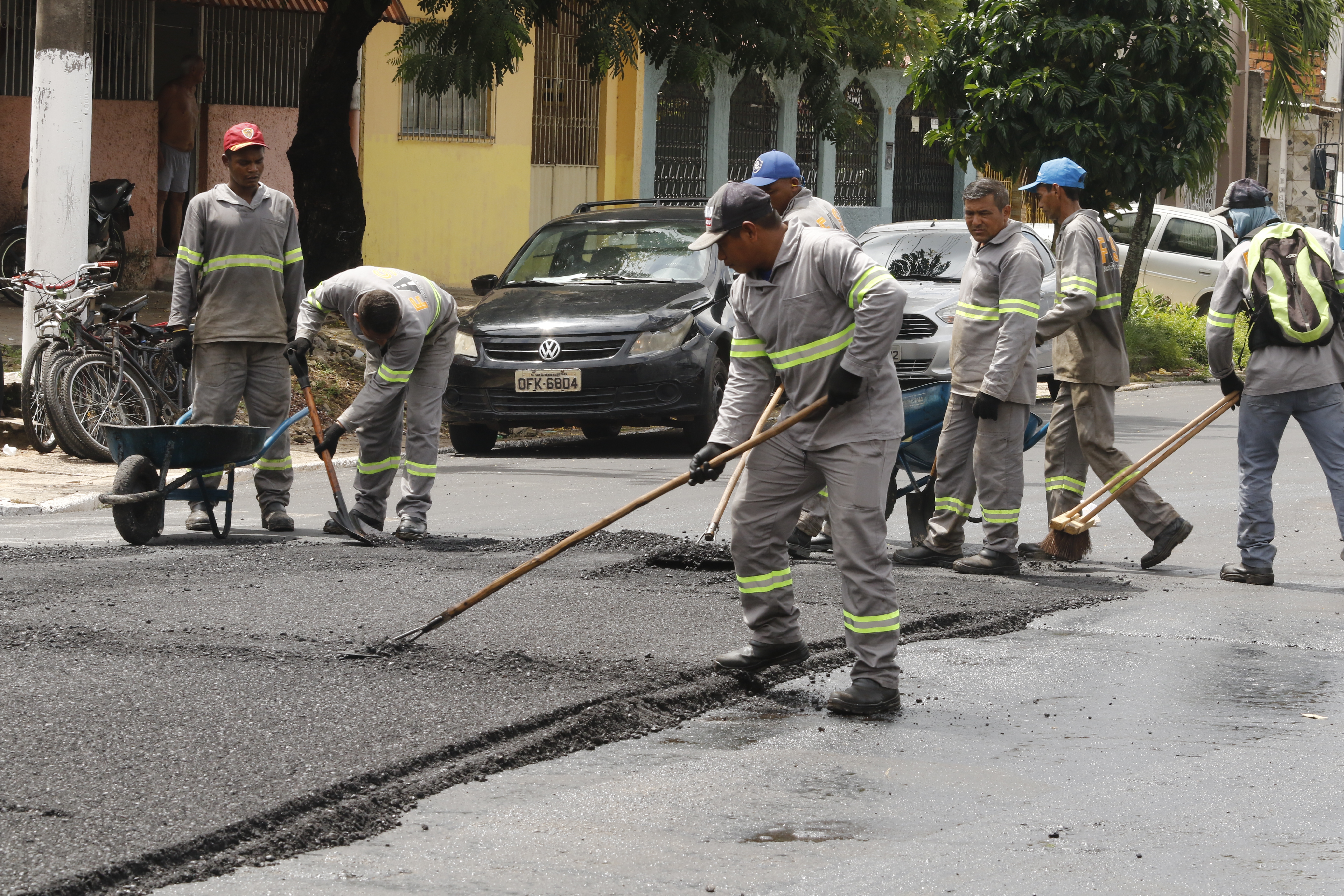 Obra de recapeamento beneficia moradores da rua Antônio Everdosa 