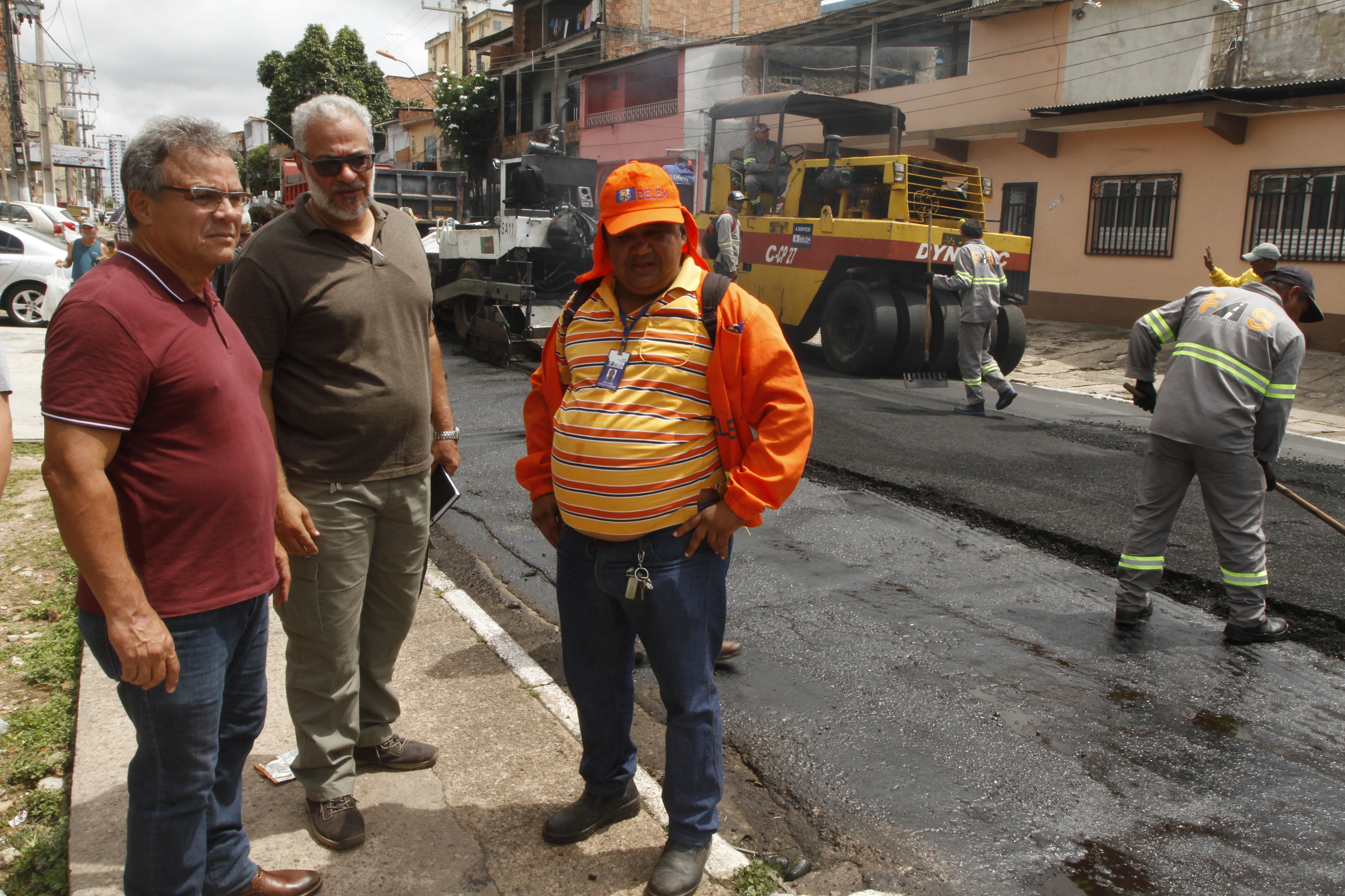 Obra de recapeamento beneficia moradores da rua Antônio Everdosa 