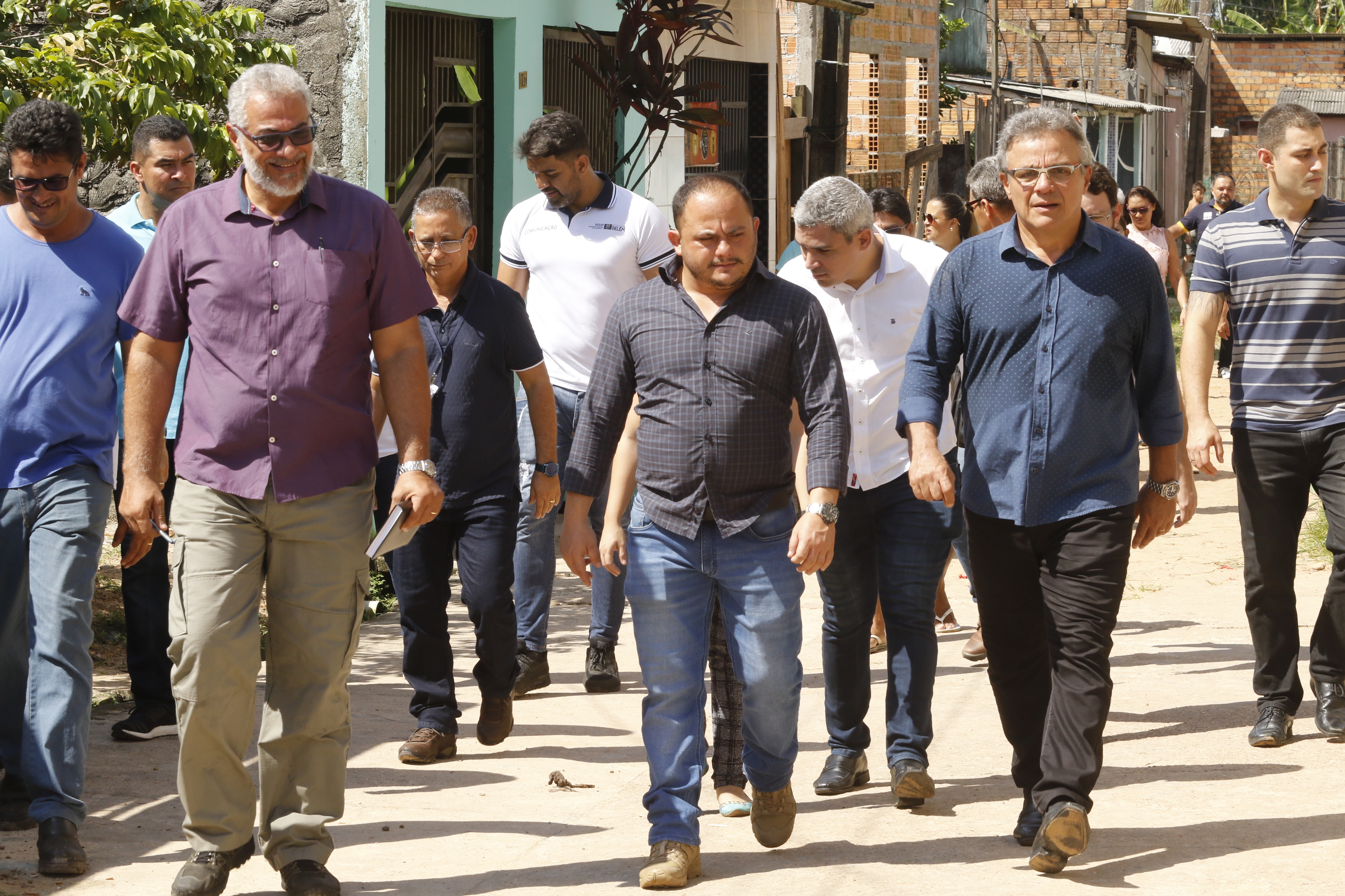 Prefeitura avança com obras de asfaltamento no Coqueiro e Sideral