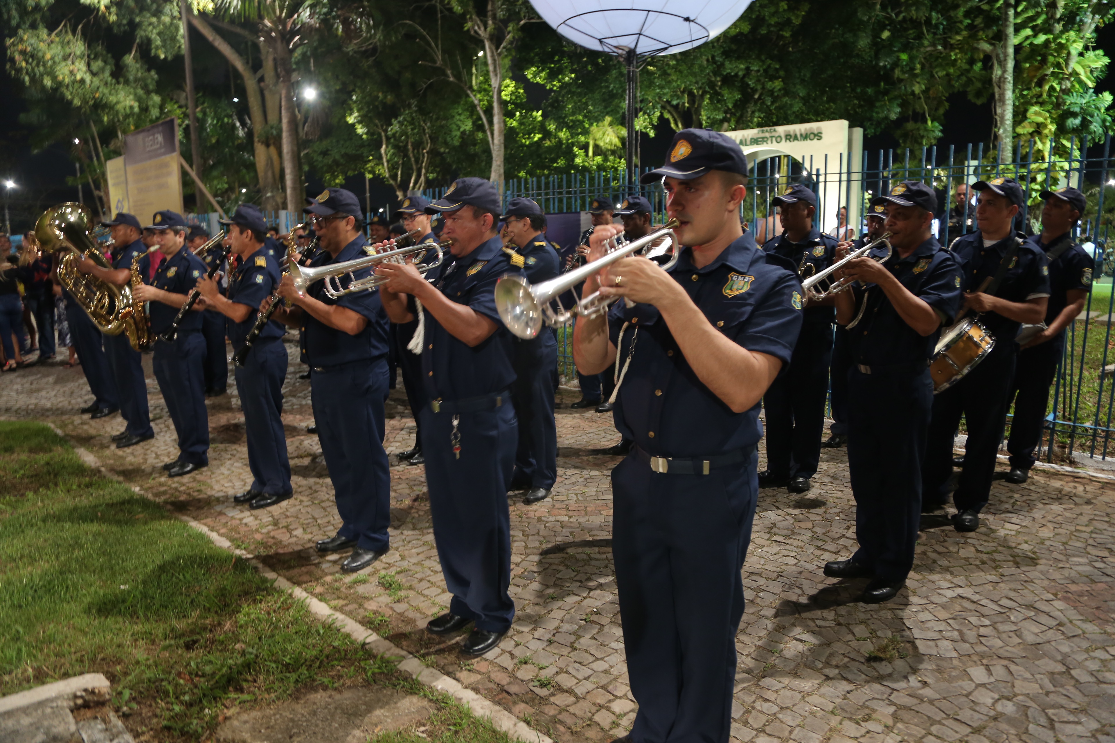 Bairro da Marambaia ganha praça totalmente reformada