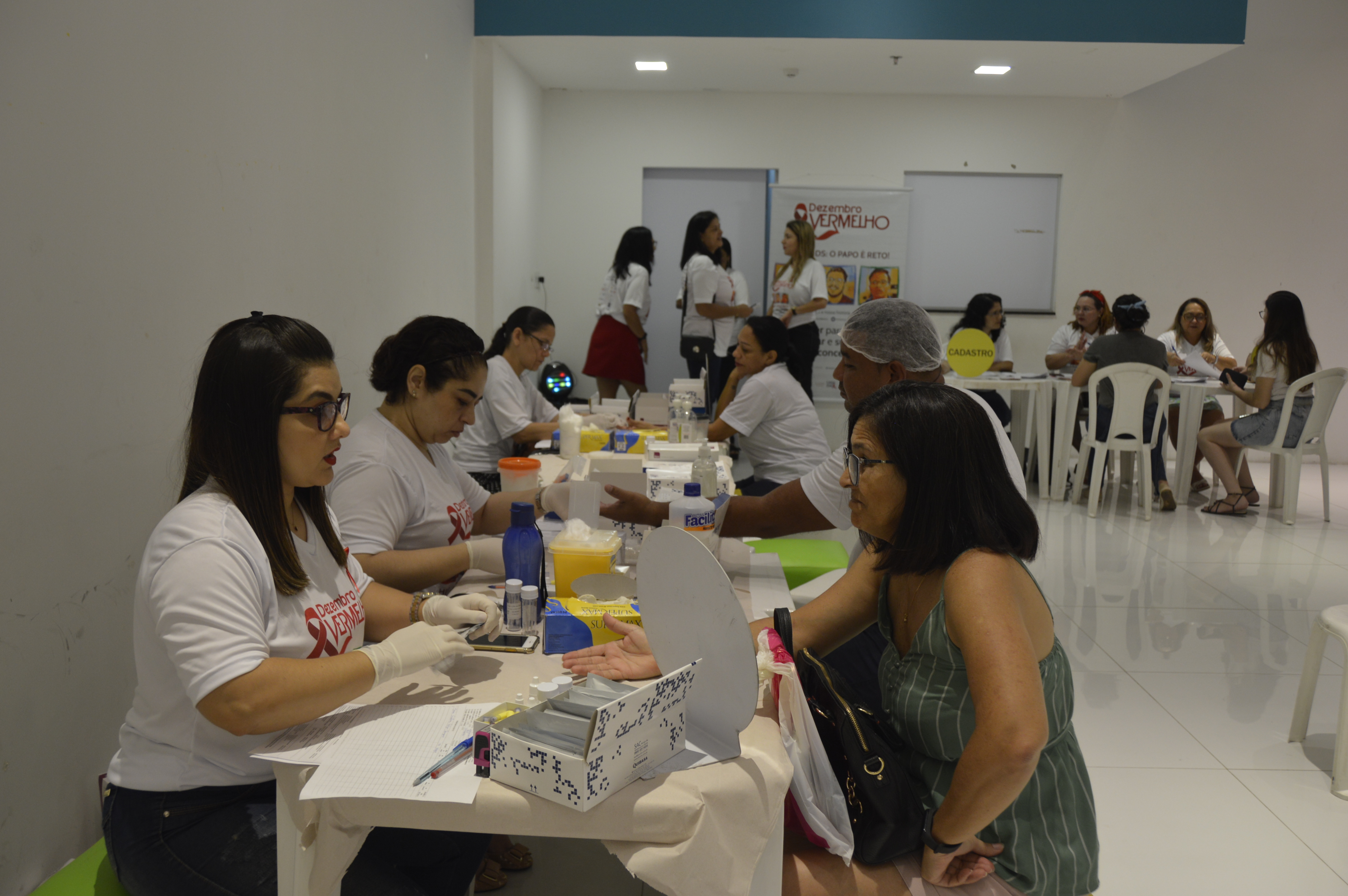 Programação especial marca o dia de luta contra a Aids