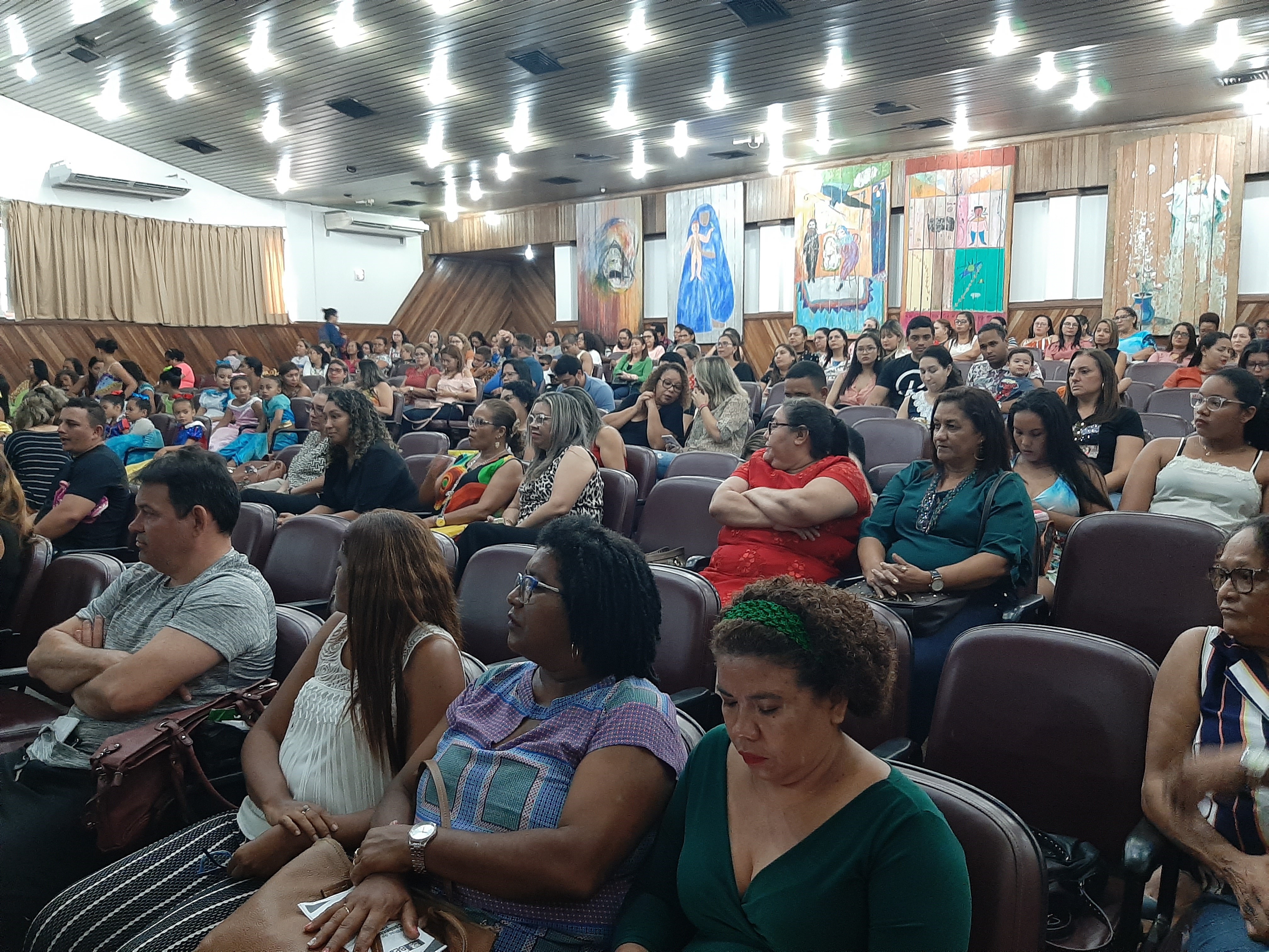 Semec realiza Seminário de Práticas de Alfabetização para professores da rede municipal