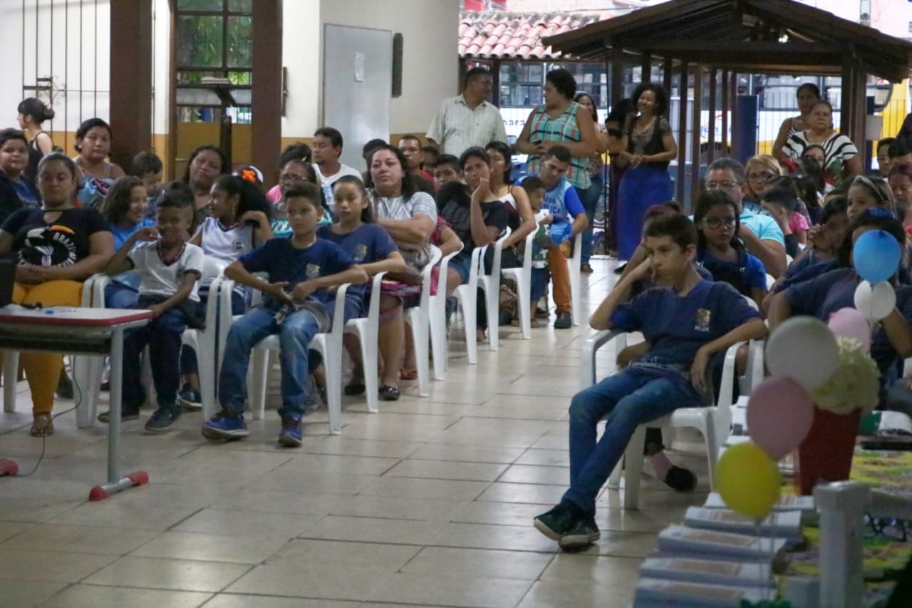 Alunos lançam o livro “Belém em contos pai d’égua: Icoaraci, 150 anos de história”