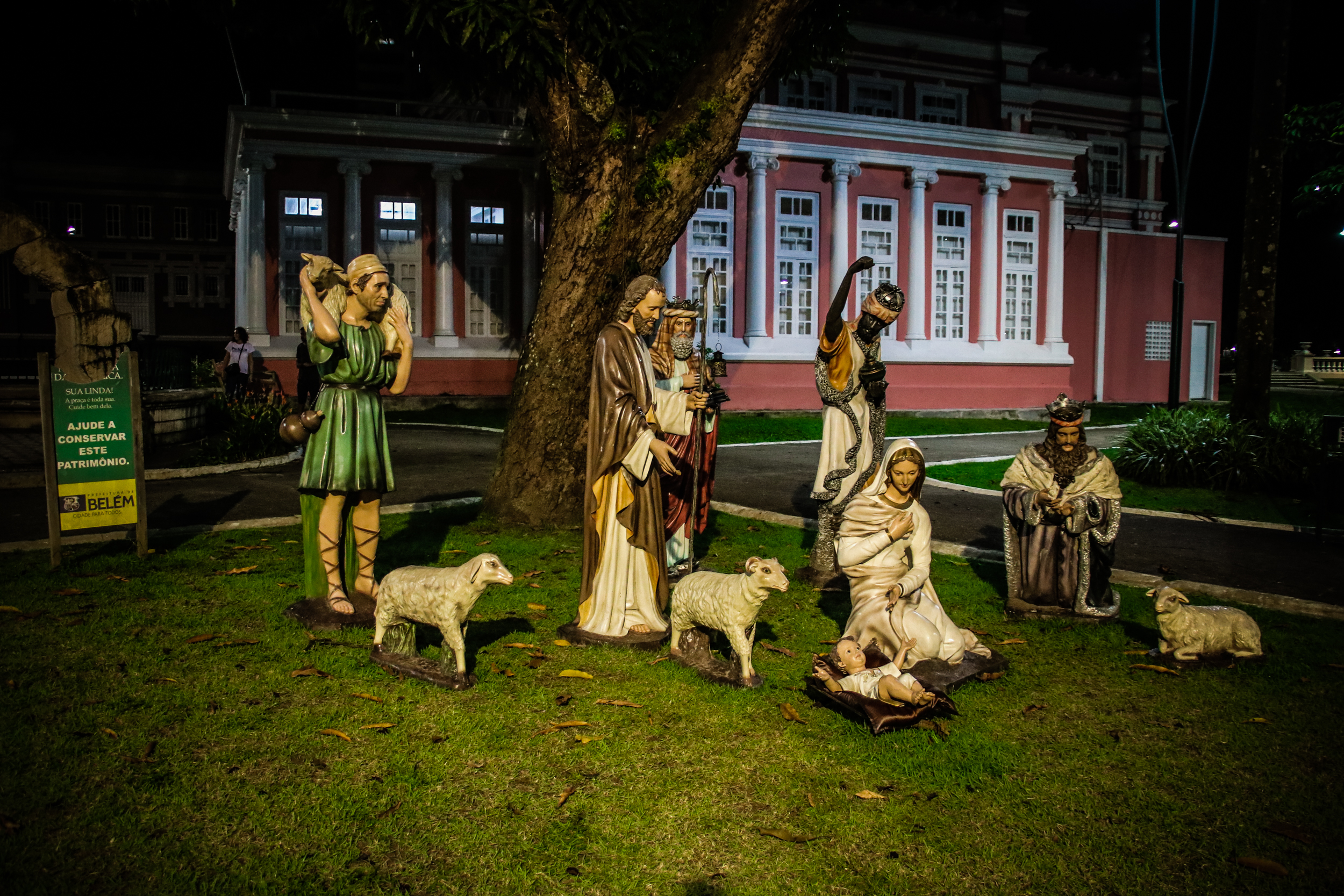 Belém já vive clima de festas de fim de ano com iluminação temática