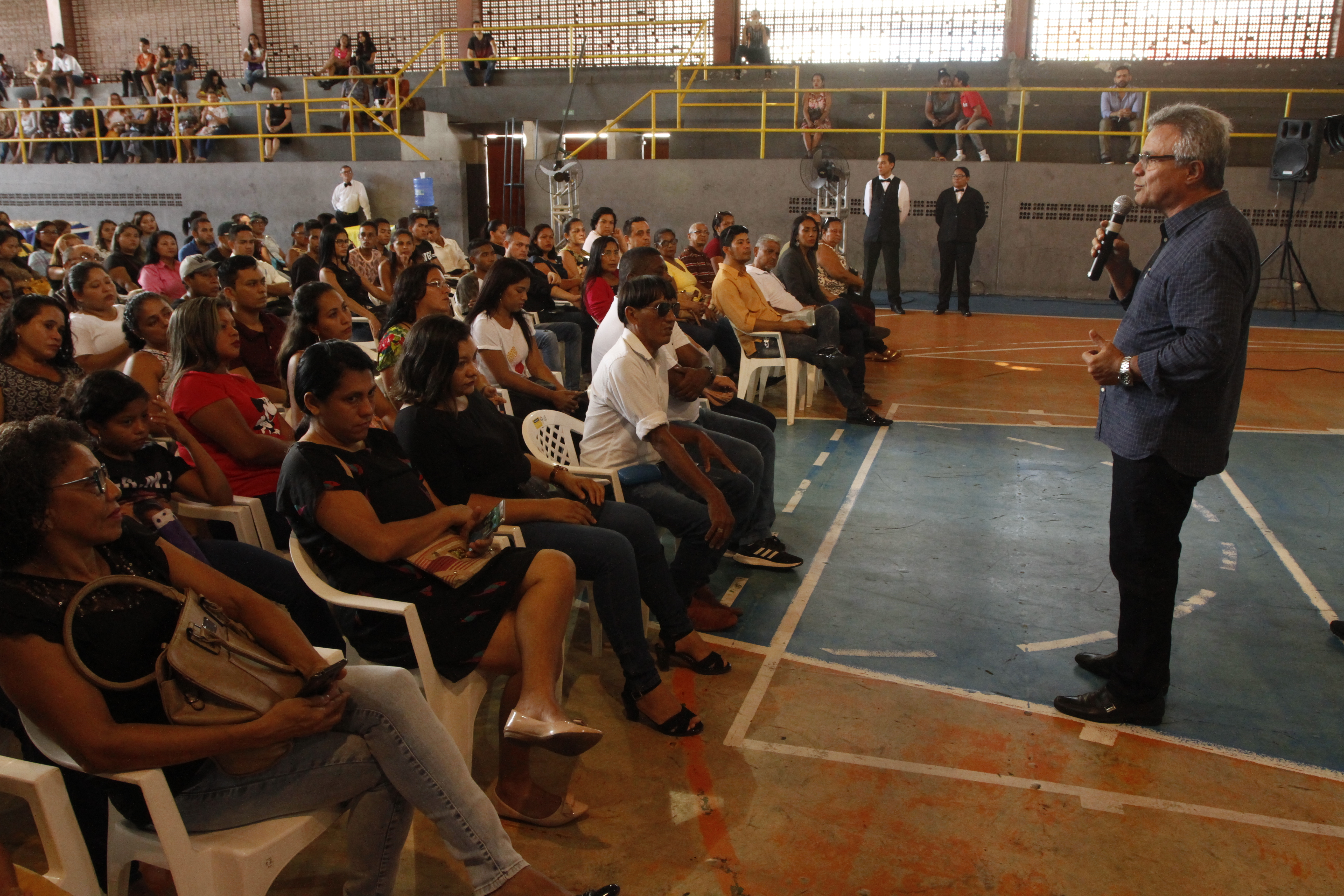 Prefeitura certifica 740 alunos e apresenta novidades para o Fundo Ver-o-Sol e Portal do Trabalhador