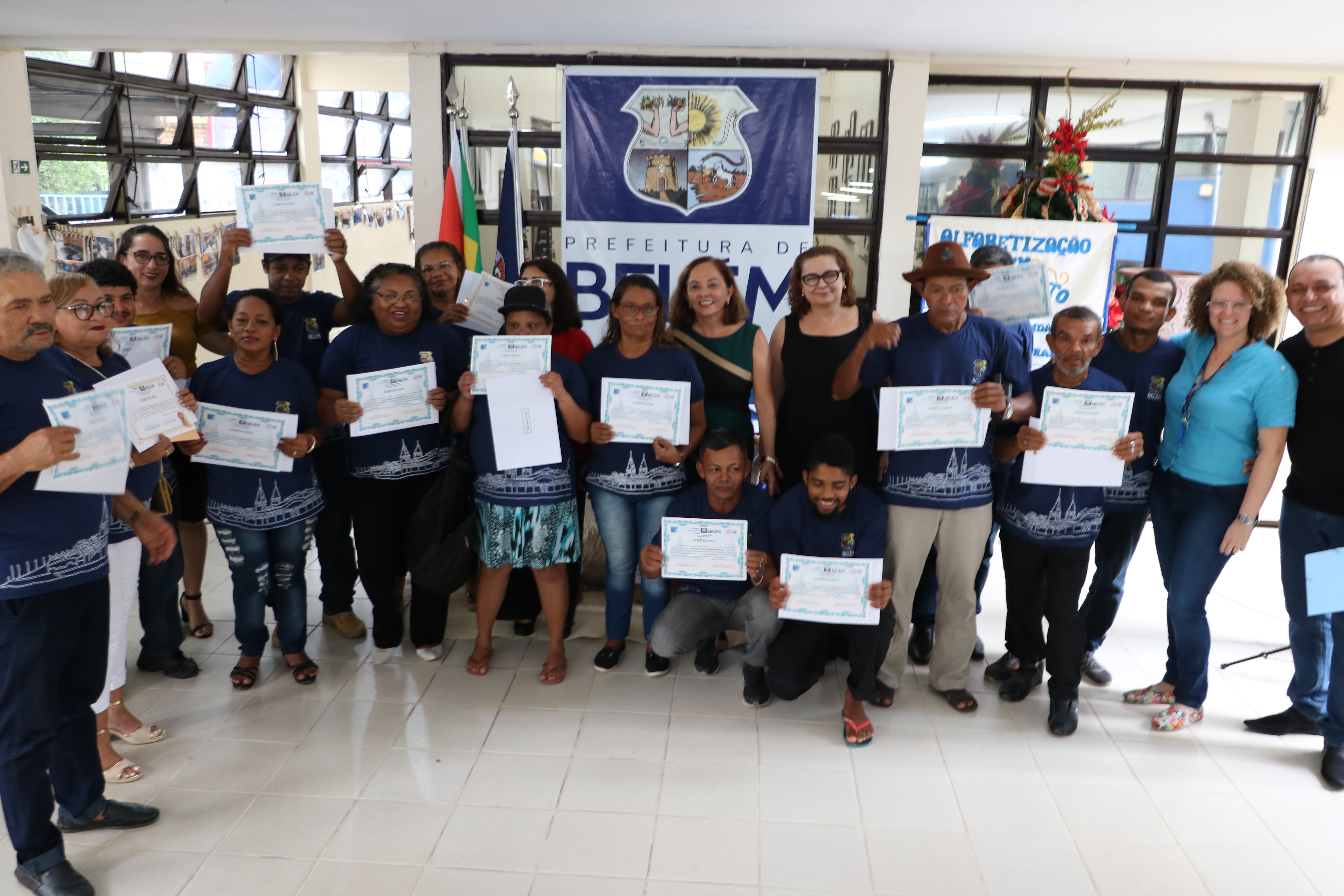 Alunos do projeto Alfabetização em Movimento, da Semec, recebem certificados