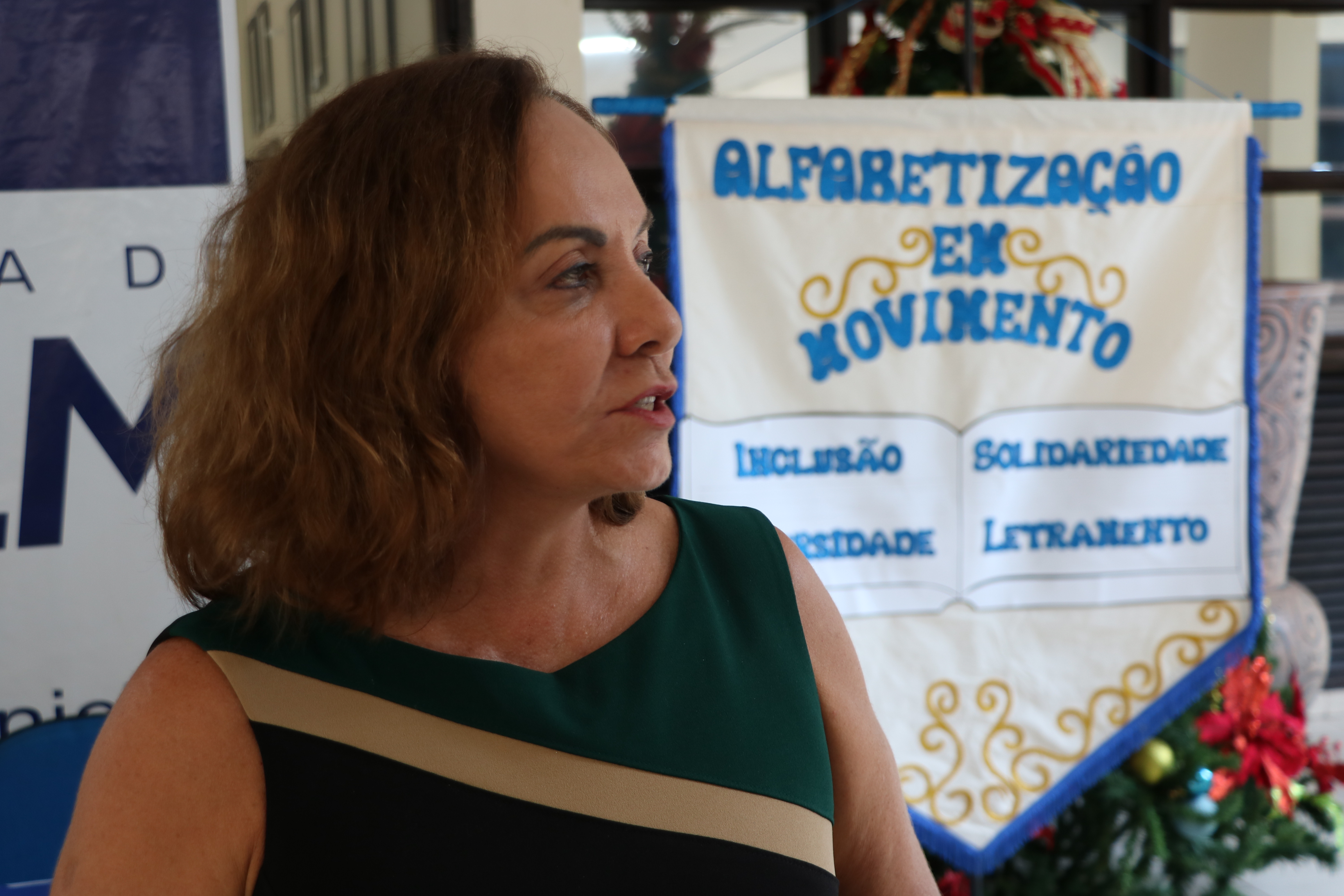 Alunos do projeto Alfabetização em Movimento, da Semec, recebem certificados