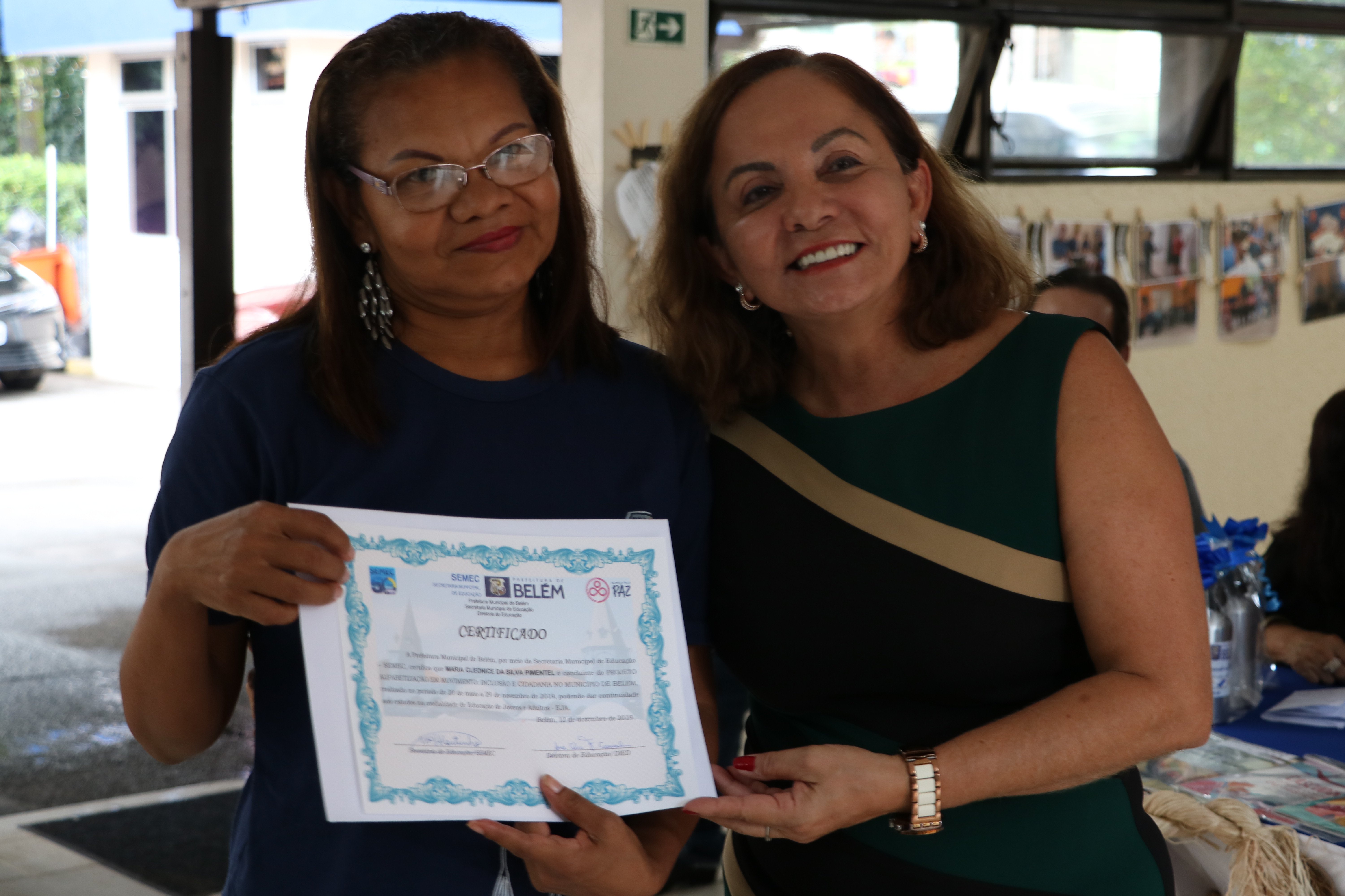 Alunos do projeto Alfabetização em Movimento, da Semec, recebem certificados