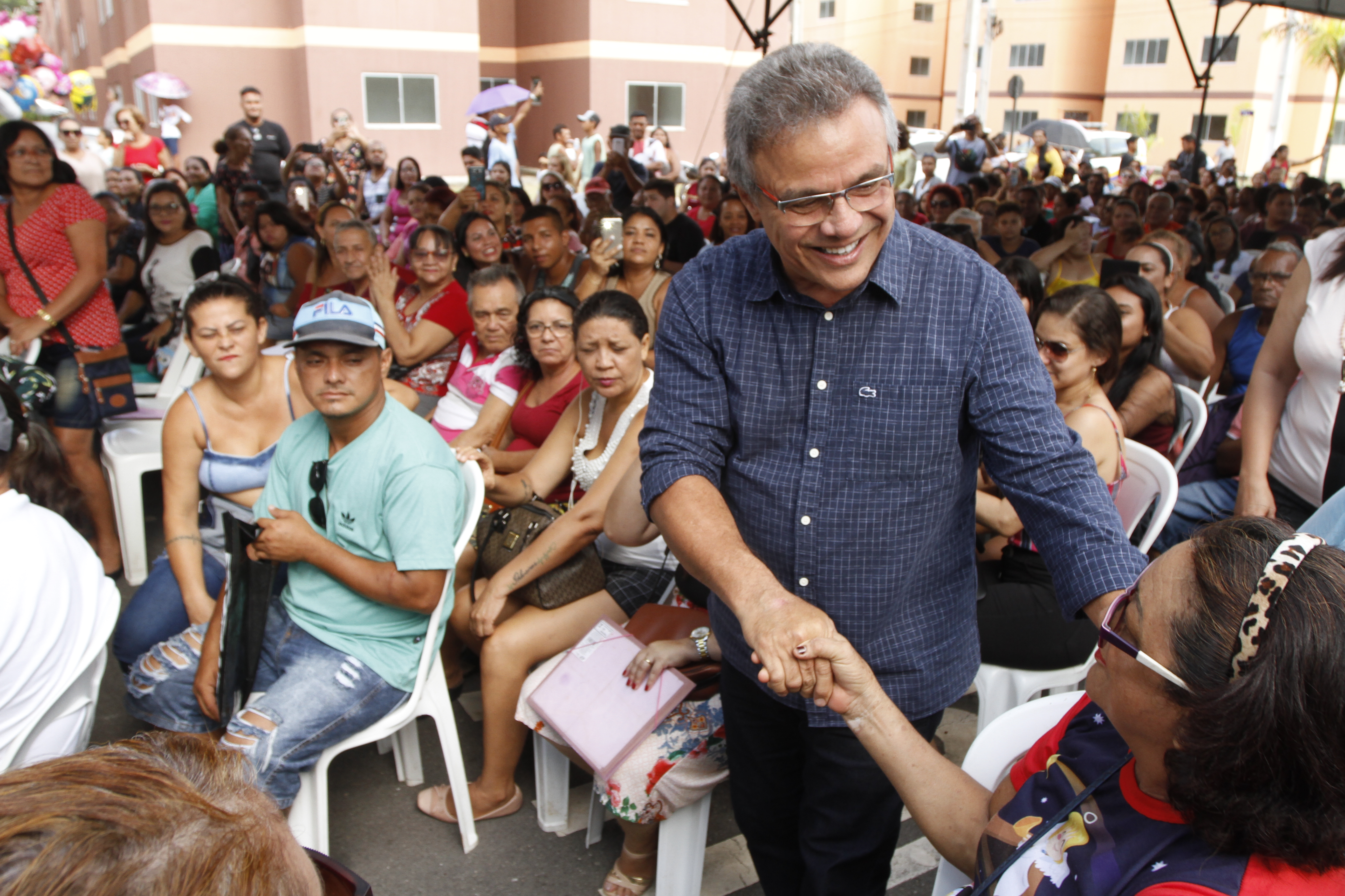 Prefeitura entrega 1.104 novas chaves de apartamentos do residencial 'Quinta dos Paricás'