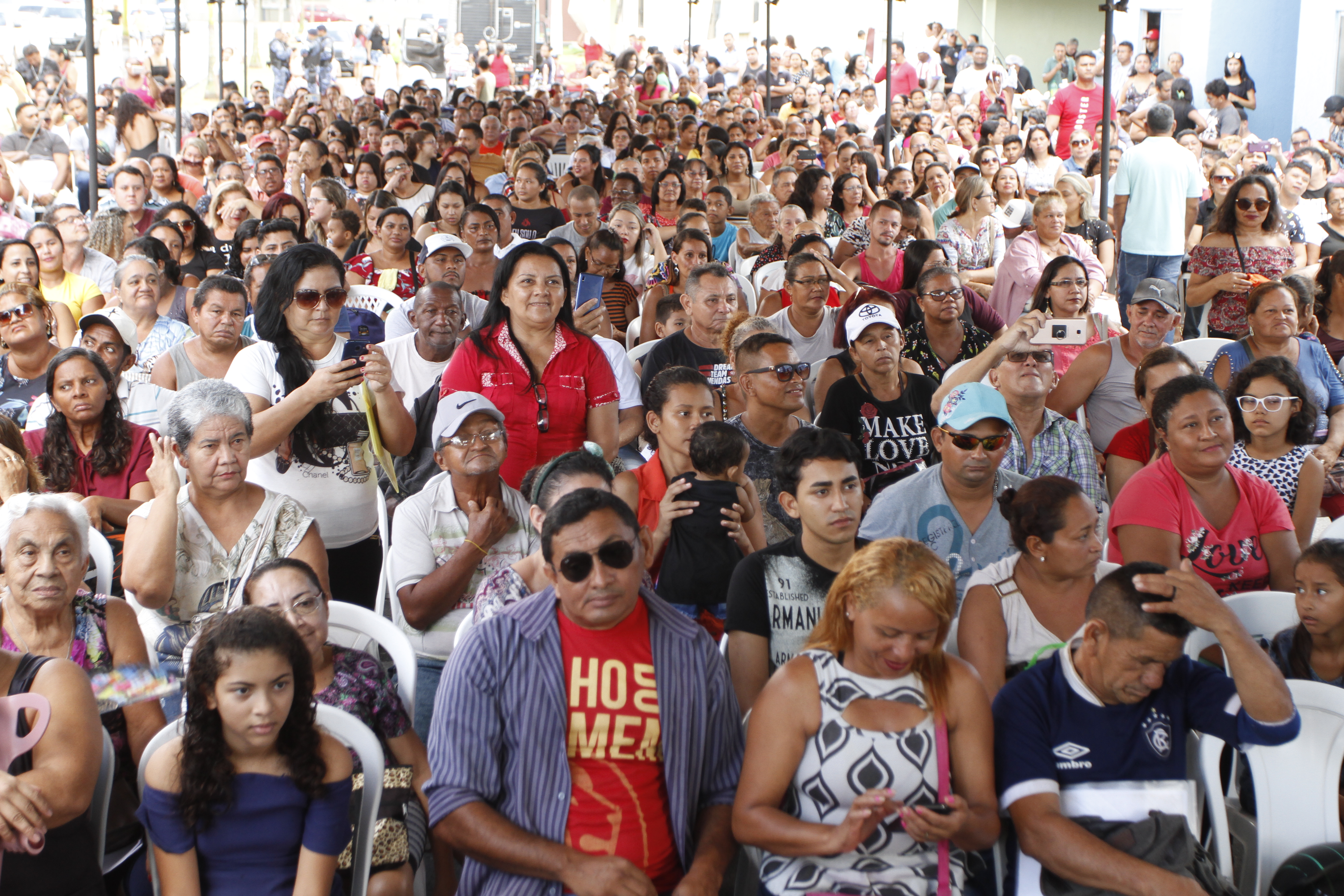 Prefeitura entrega 1.104 novas chaves de apartamentos do residencial 'Quinta dos Paricás'