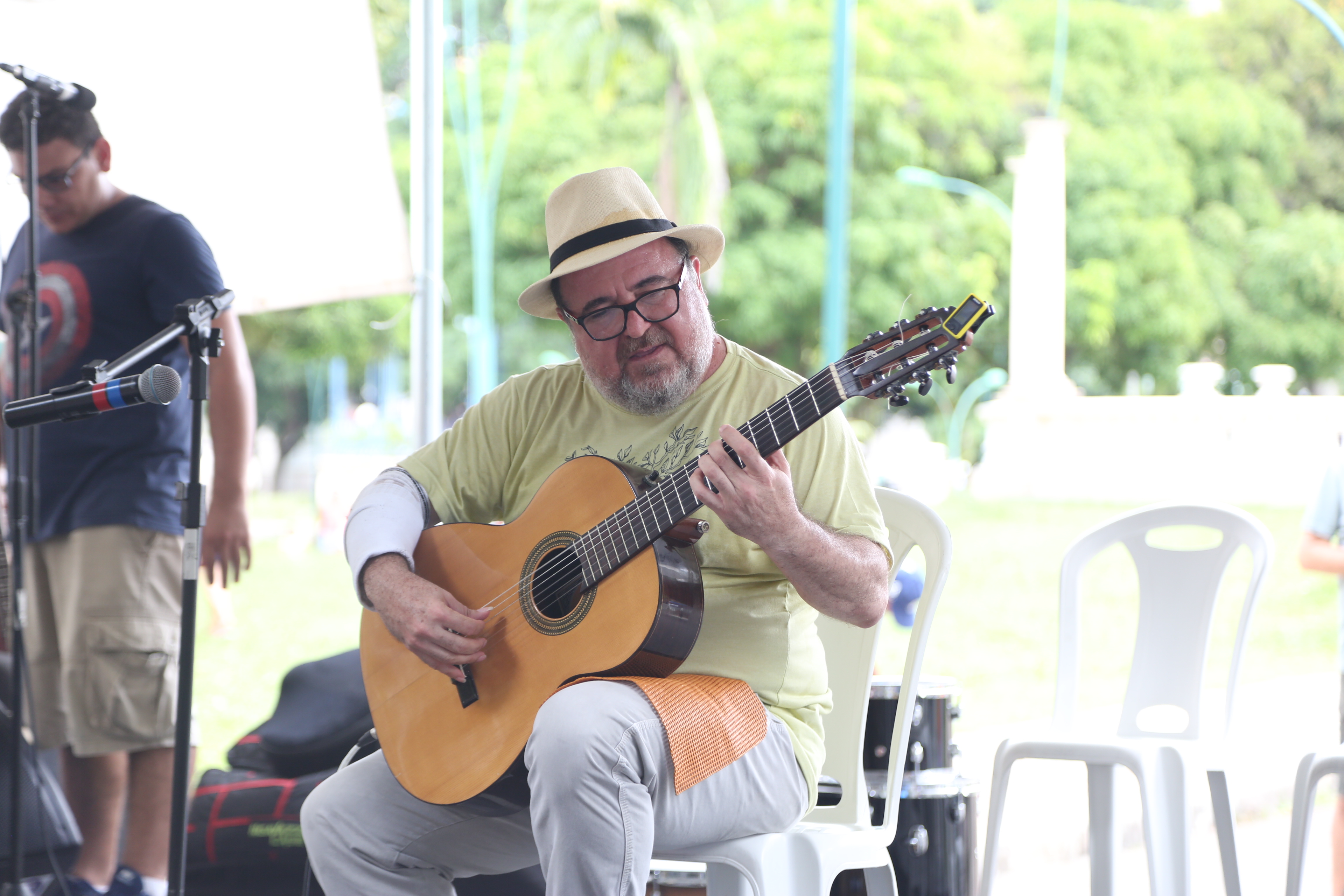Anfiteatro da Praça da República recebeu show do projeto "Violão Cidadão"