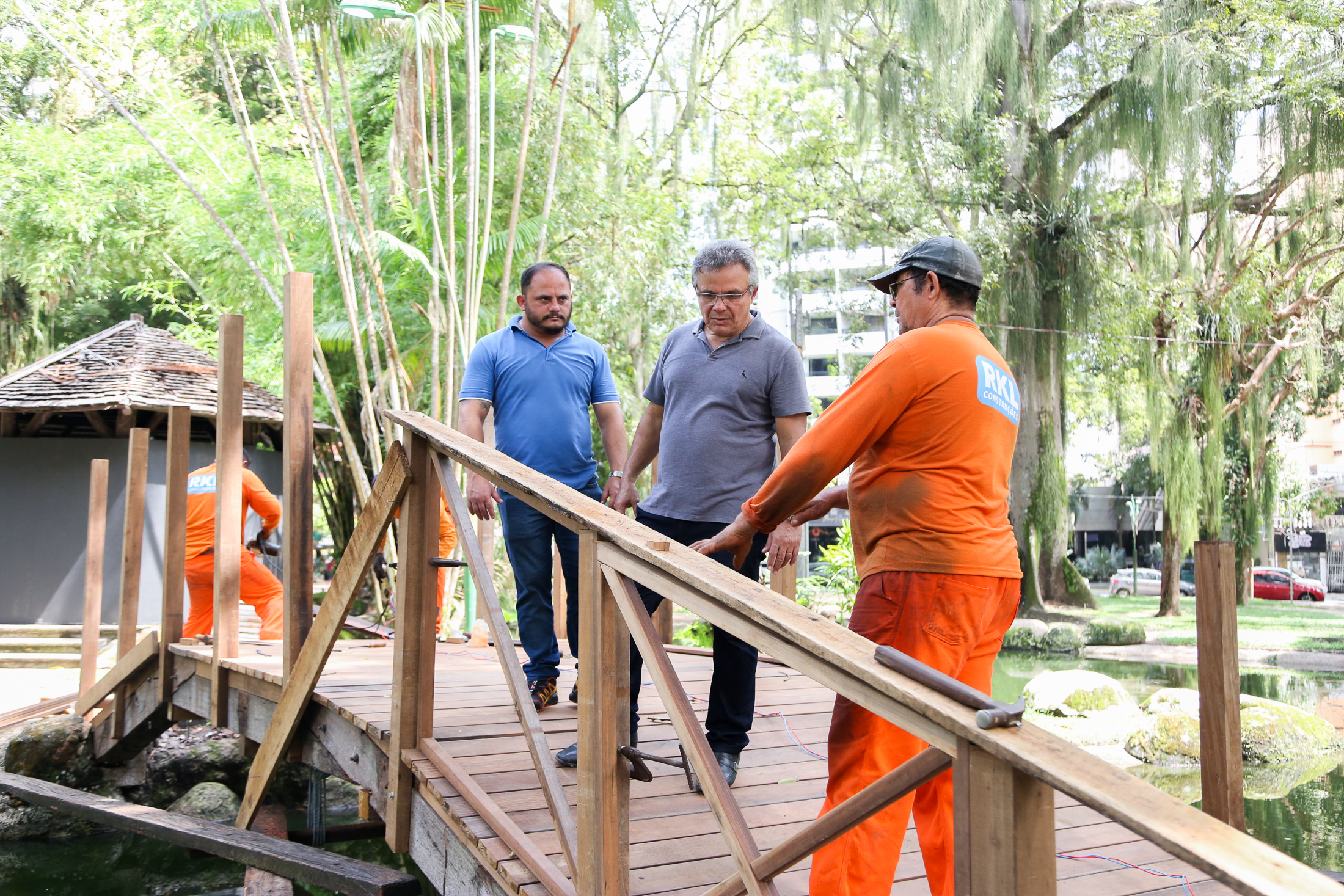 Prefeito Zenaldo Coutinho vistoria obras em andamento pela cidade
