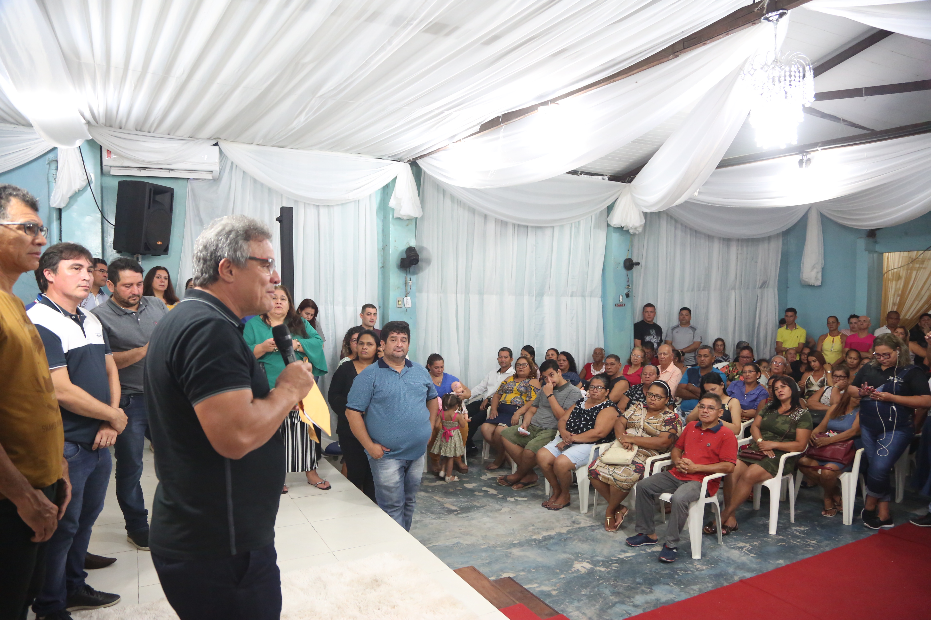 Programa Chão Legal entrega 80 títulos de posse a famílias de Icoaraci