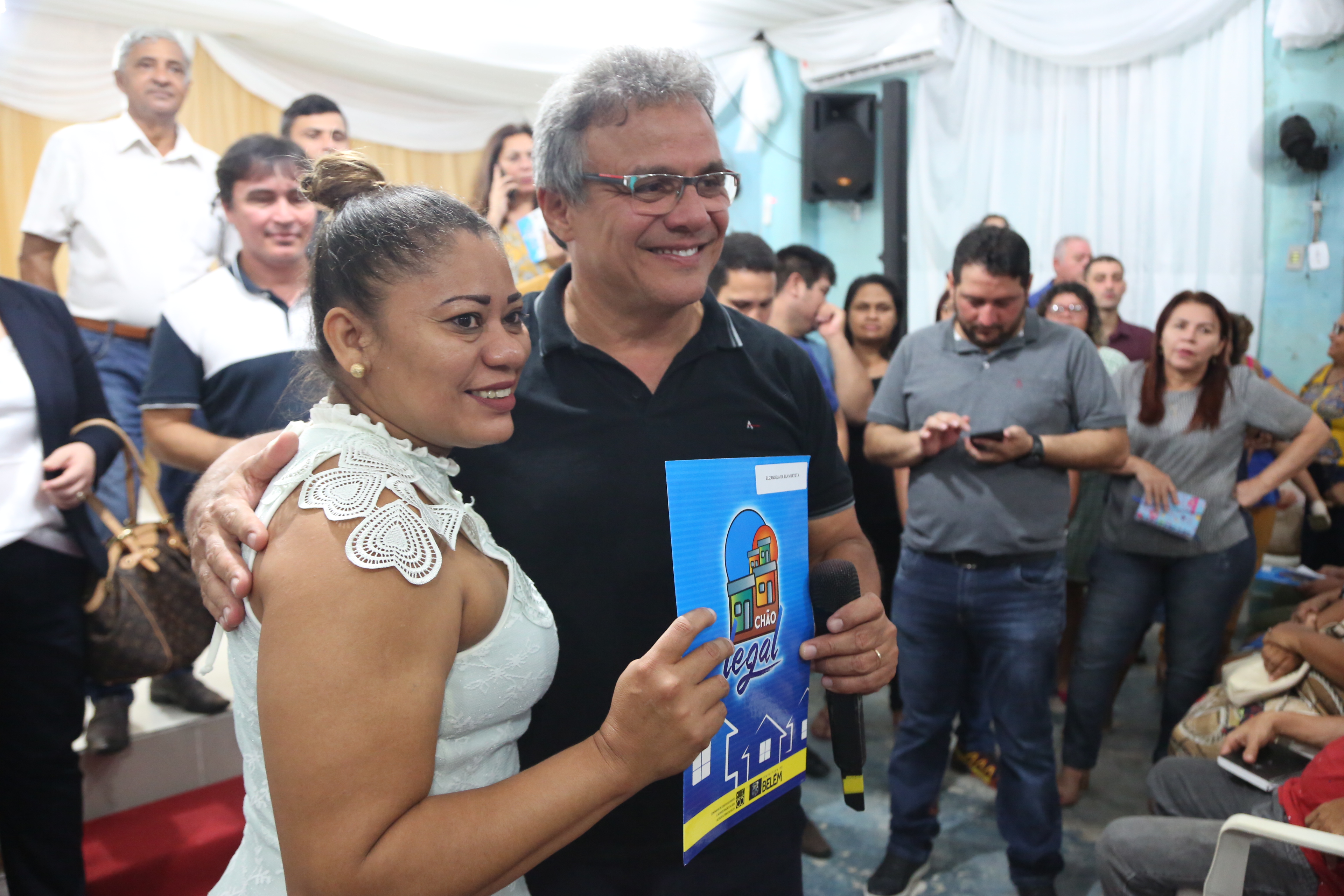 Programa Chão Legal entrega 80 títulos de posse a famílias de Icoaraci