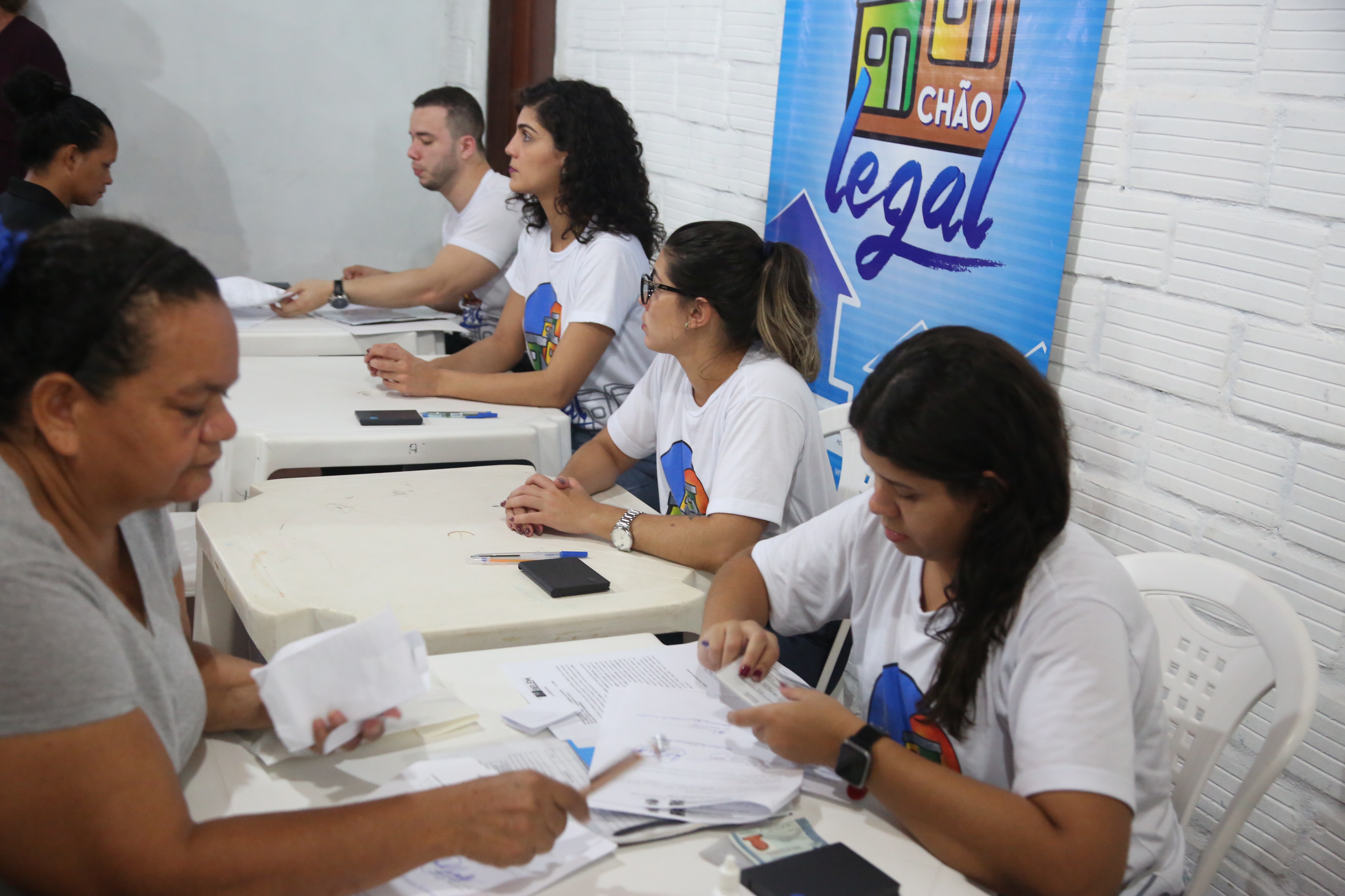 Programa Chão Legal entrega 80 títulos de posse a famílias de Icoaraci