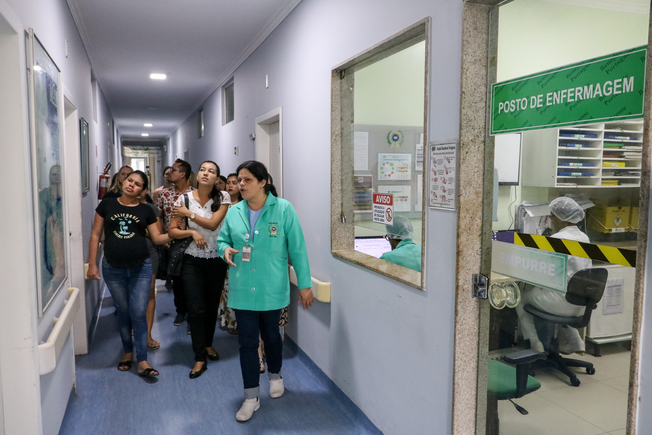 Sesma promove visita de vinculação de gestantes em maternidade da capital