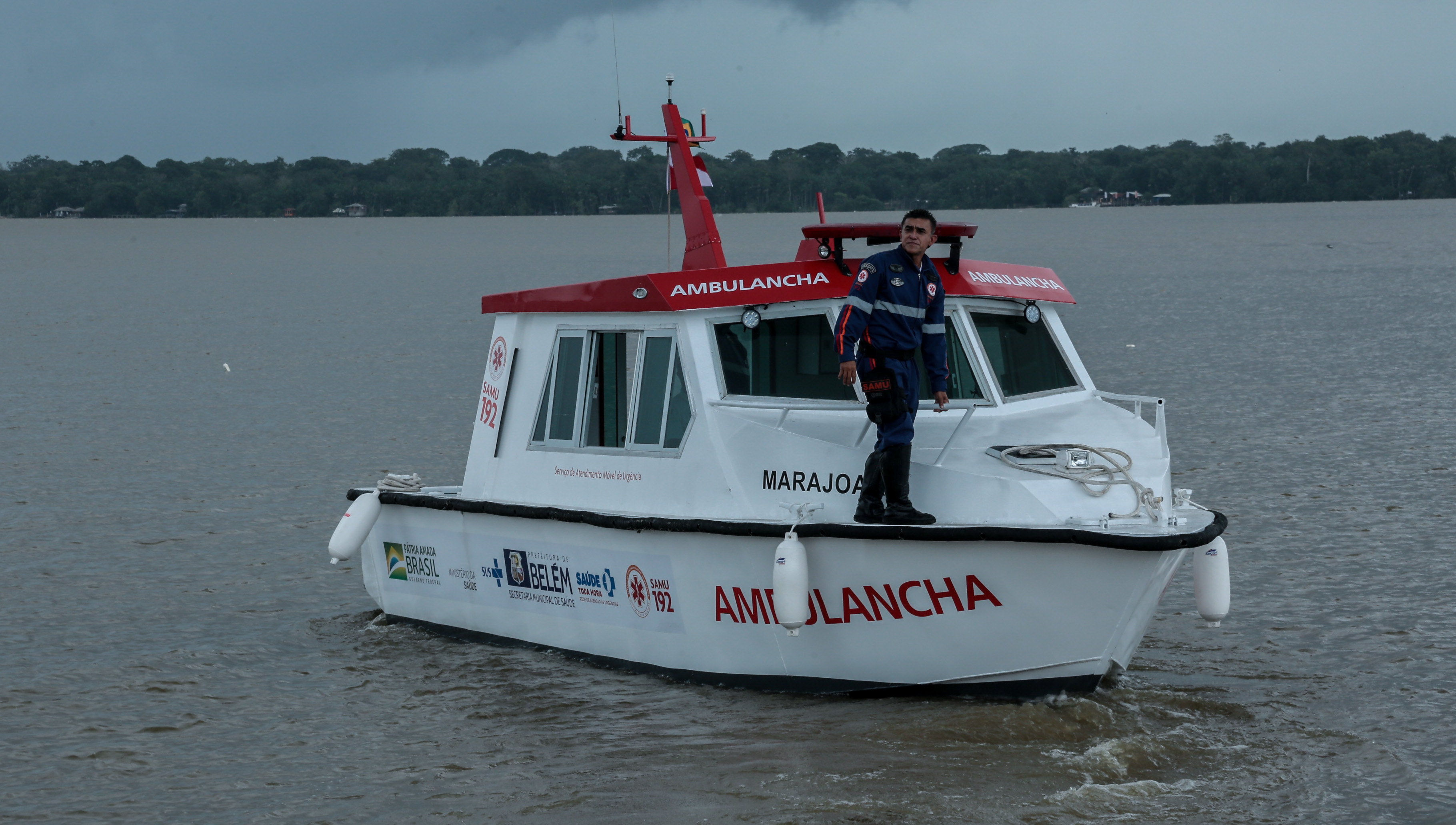 Ambulancha Marajoara é entregue reformada à população ribeirinha