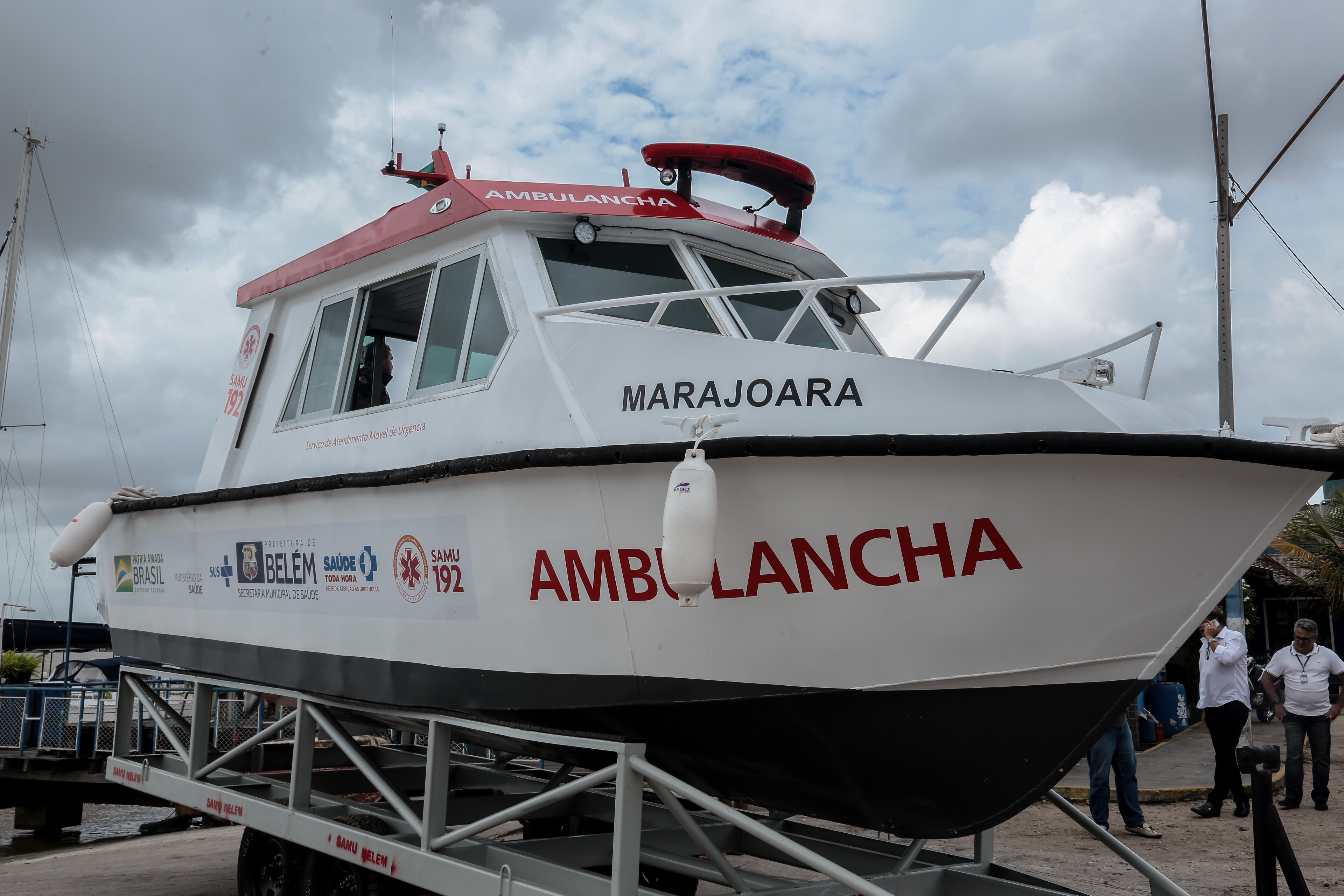 Ambulancha Marajoara é entregue reformada à população ribeirinha