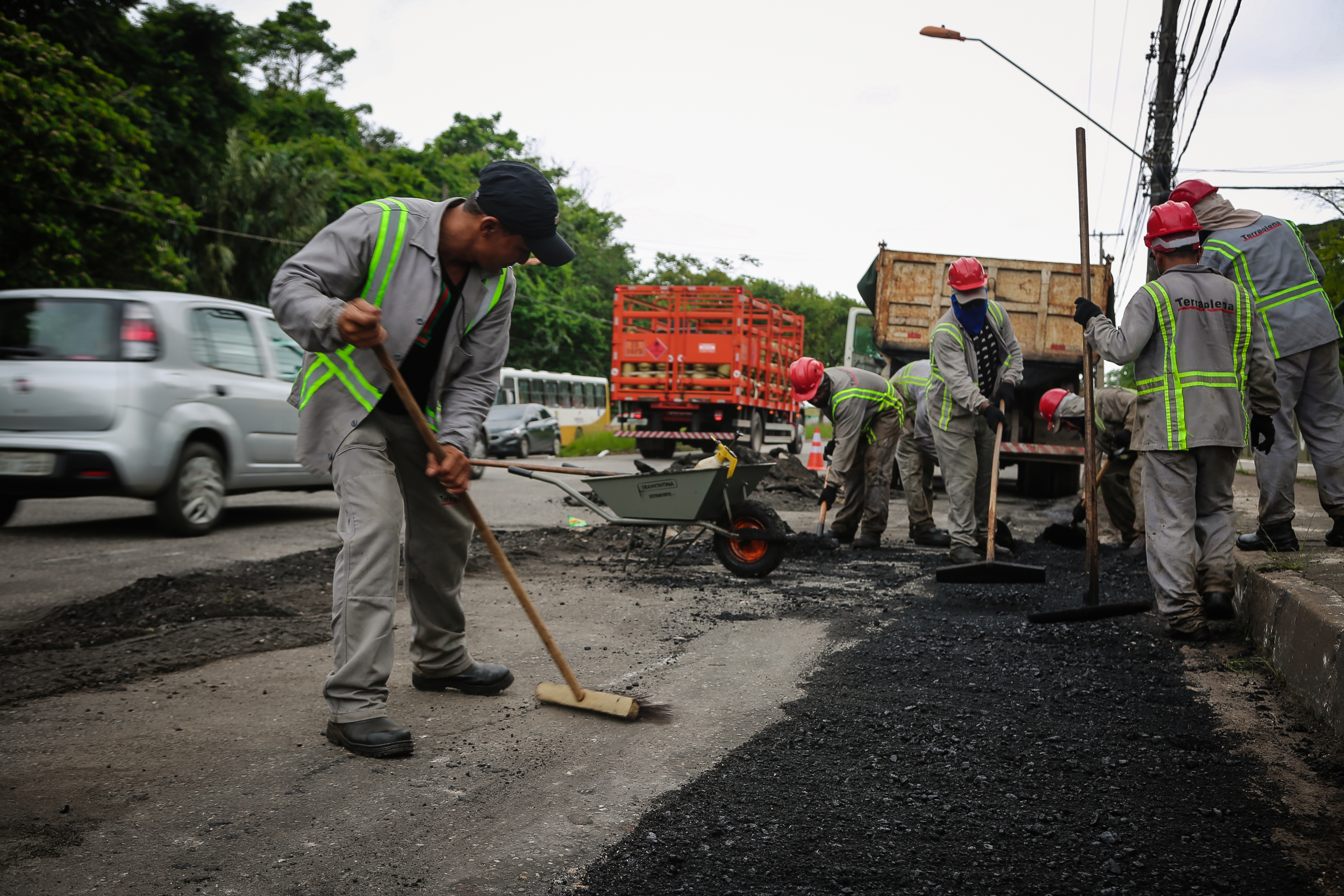 Prefeitura inicia obra de recapeamento na avenida Pedro Álvares Cabral