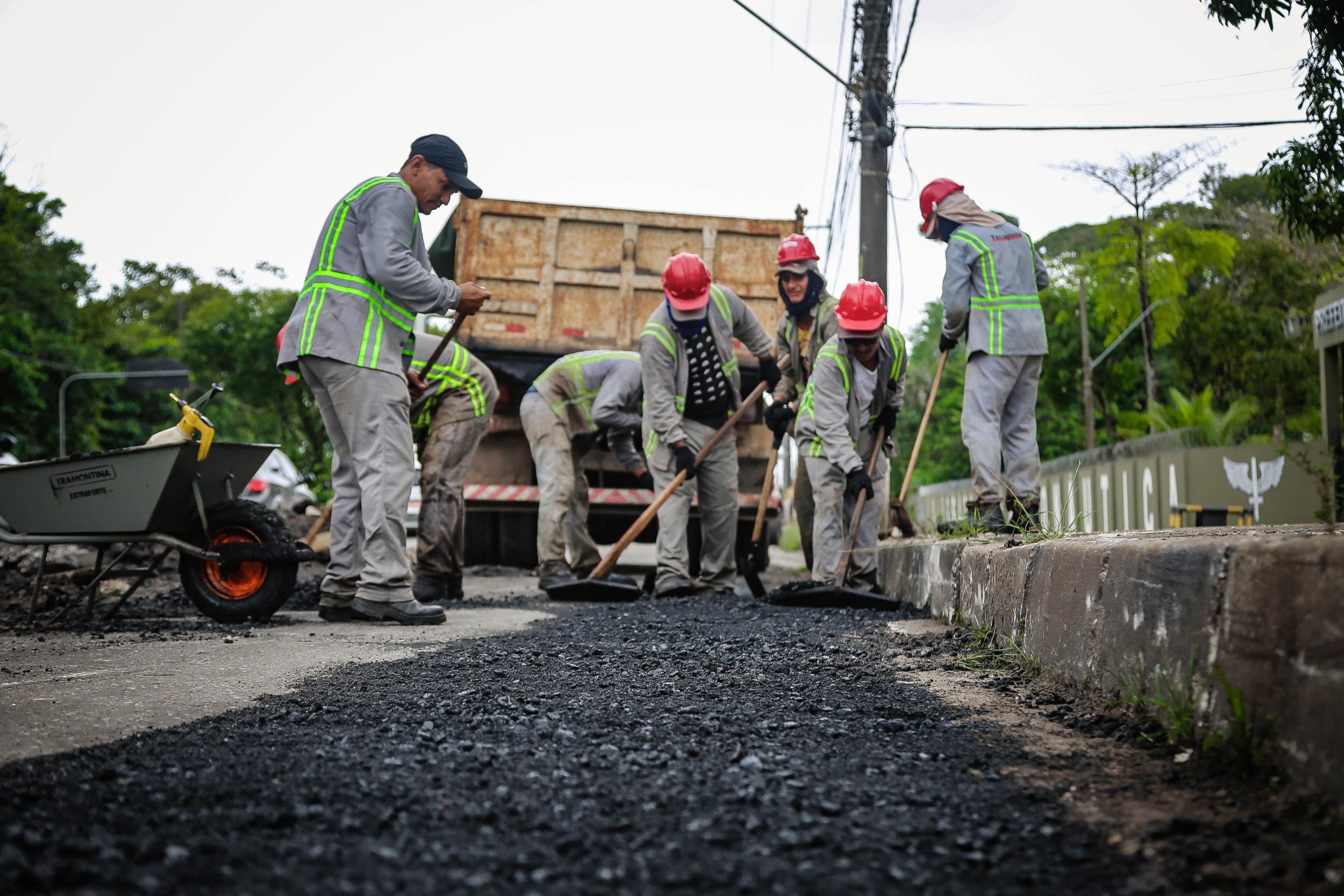 Prefeitura inicia obra de recapeamento na avenida Pedro Álvares Cabral