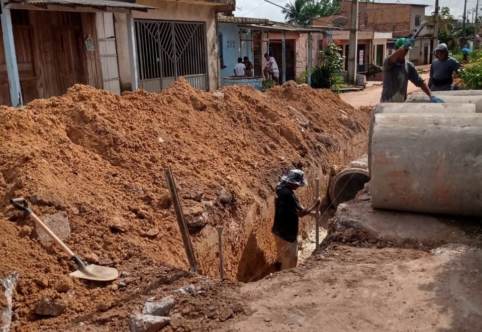 Moradores do Bengui comemoram avanços das obras de pavimentação