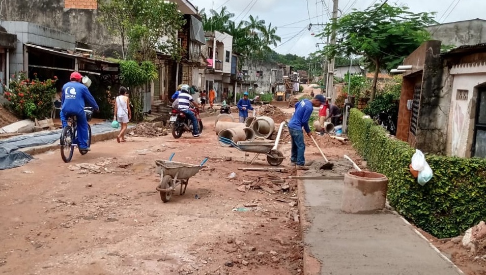 Moradores do Bengui comemoram avanços das obras de pavimentação