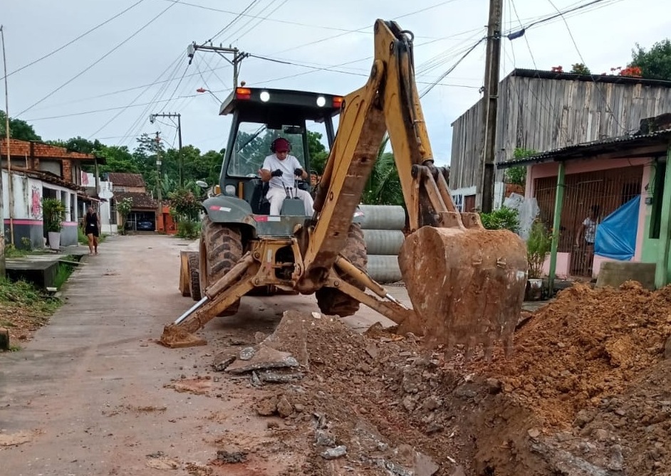 Moradores do Bengui comemoram avanços das obras de pavimentação