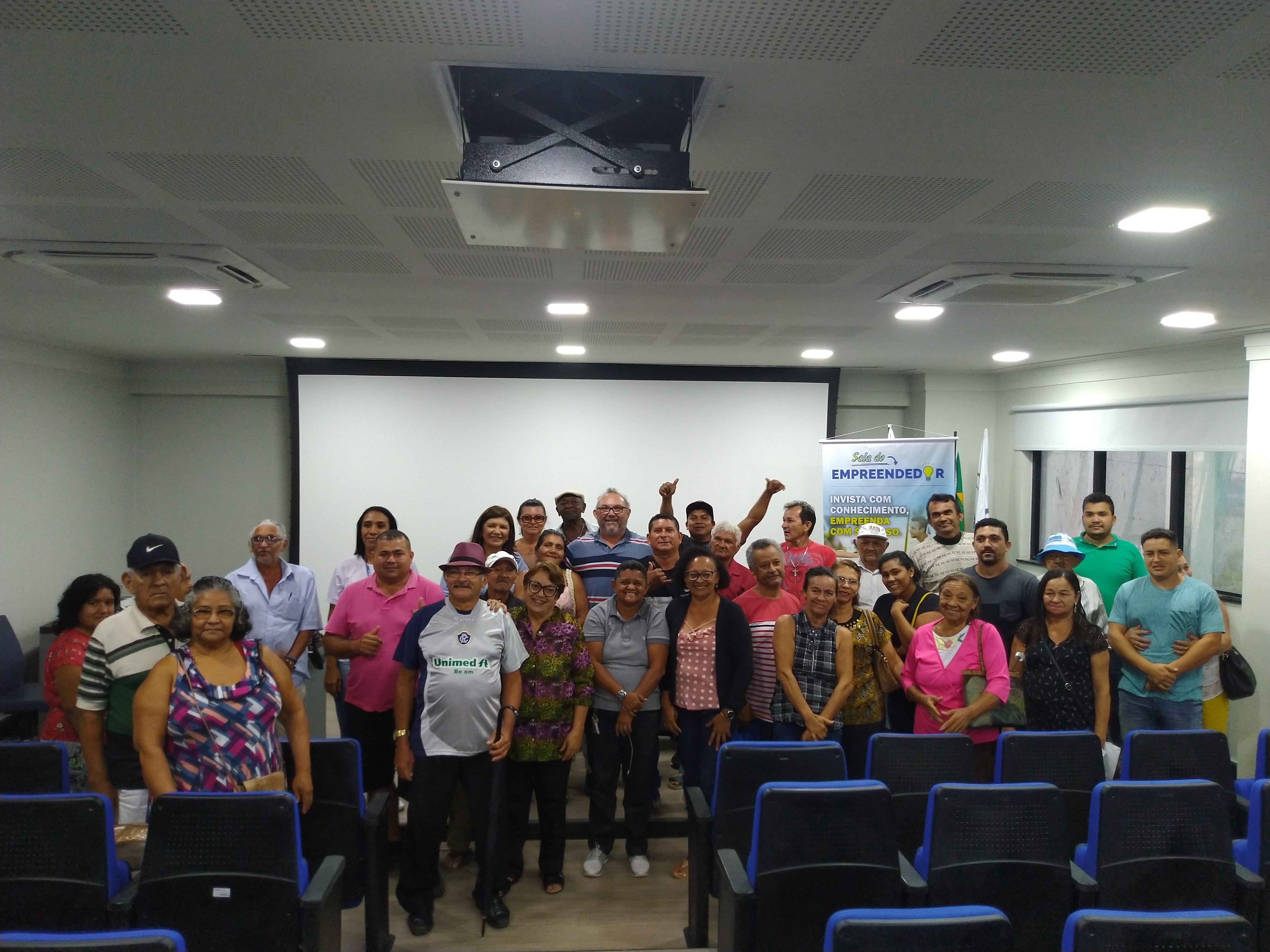 Prefeitura capacita feirantes de Batista Campos para receber os novos equipamentos