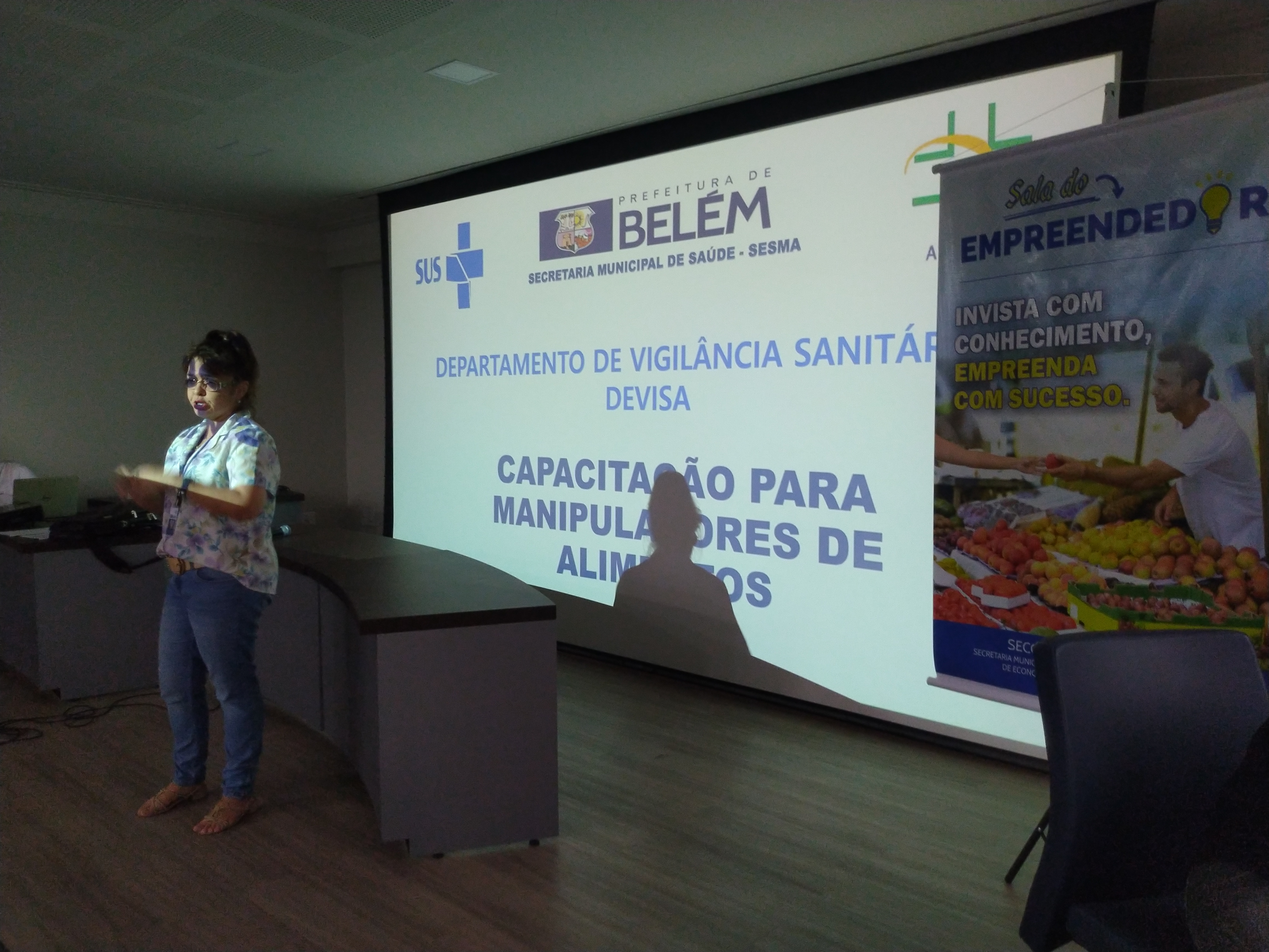 Prefeitura capacita feirantes de Batista Campos para receber os novos equipamentos