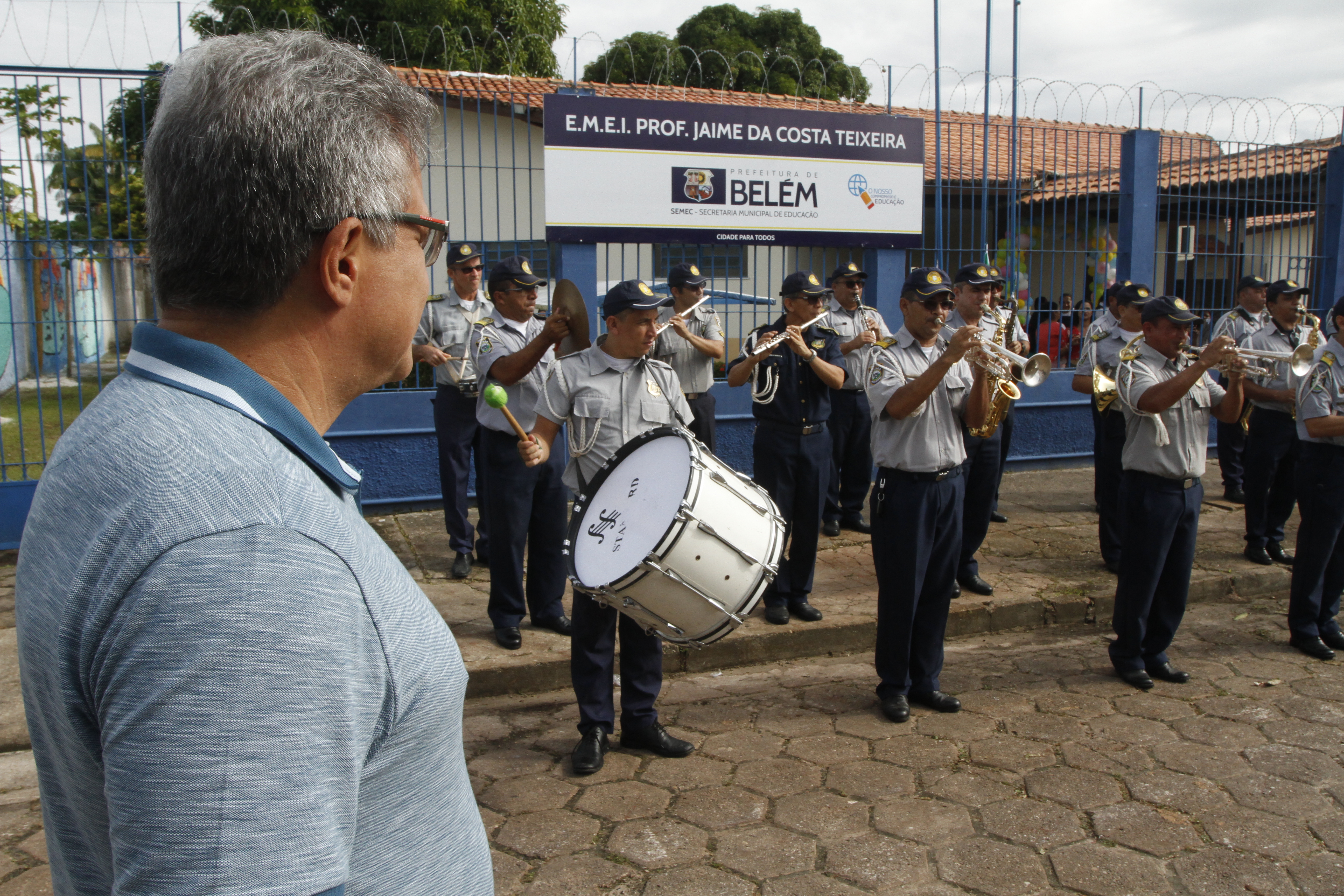 Prefeitura de Belém entrega escola reformada e climatizada no Tenoné