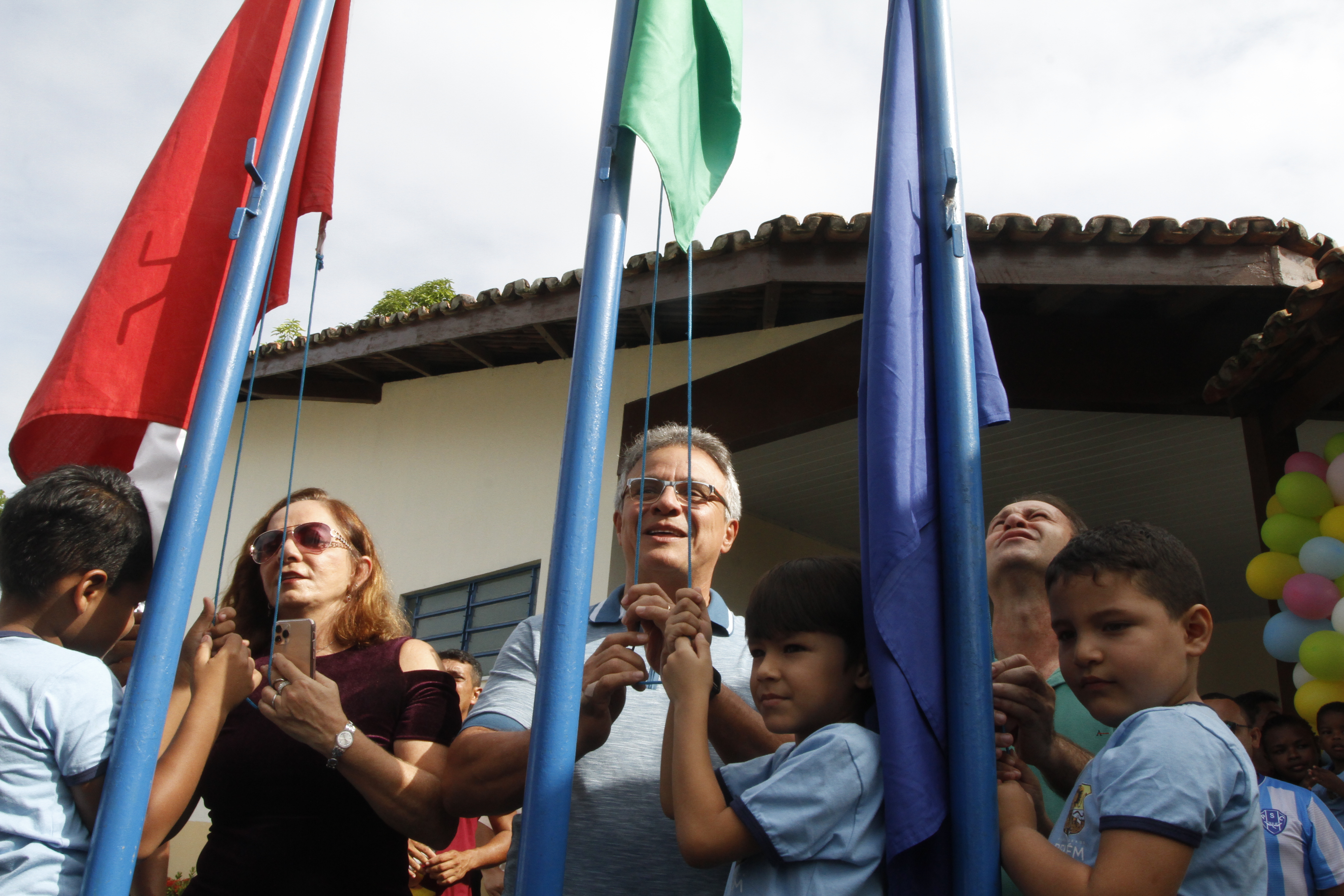 Prefeitura de Belém entrega escola reformada e climatizada no Tenoné