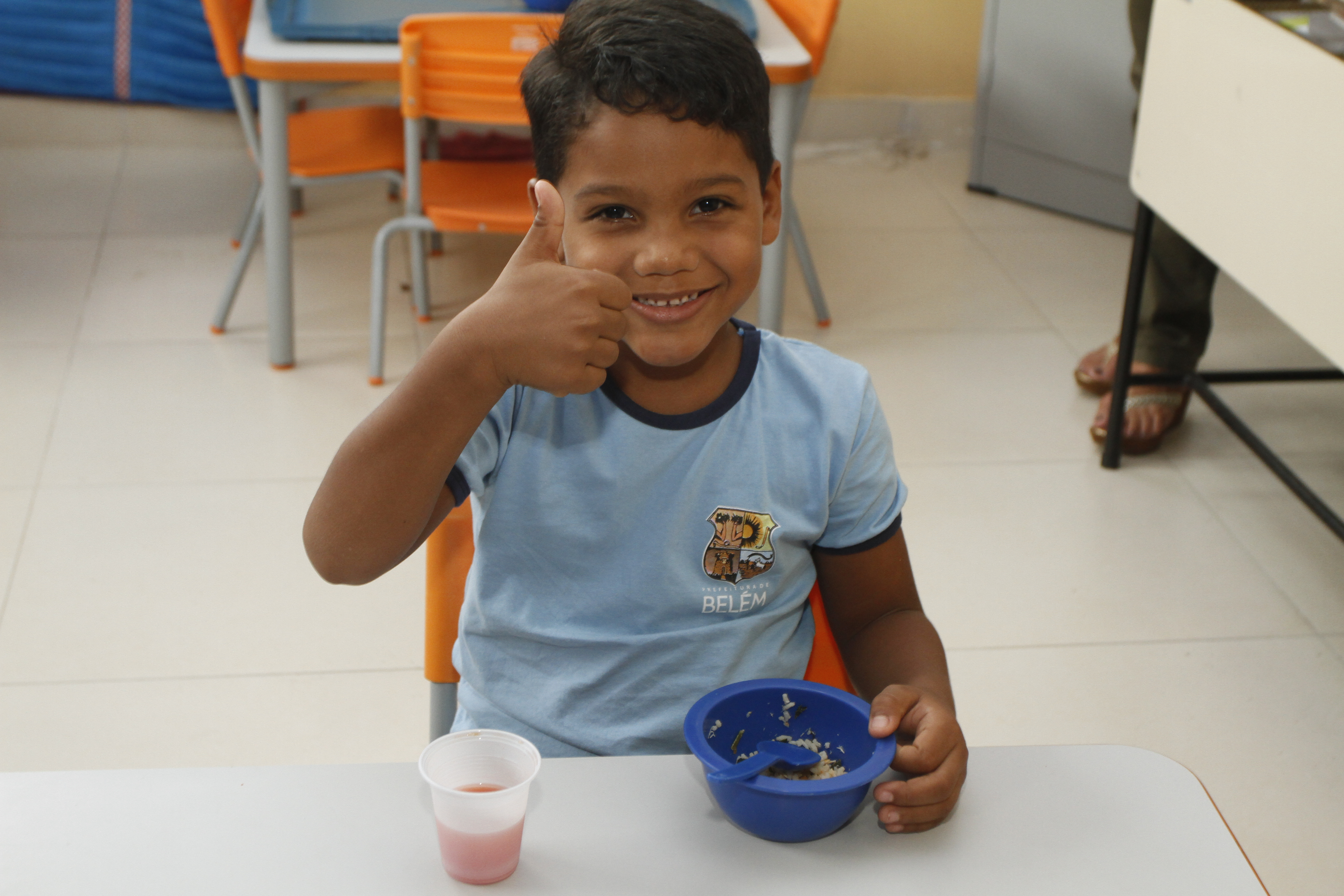 Prefeitura de Belém entrega escola reformada e climatizada no Tenoné