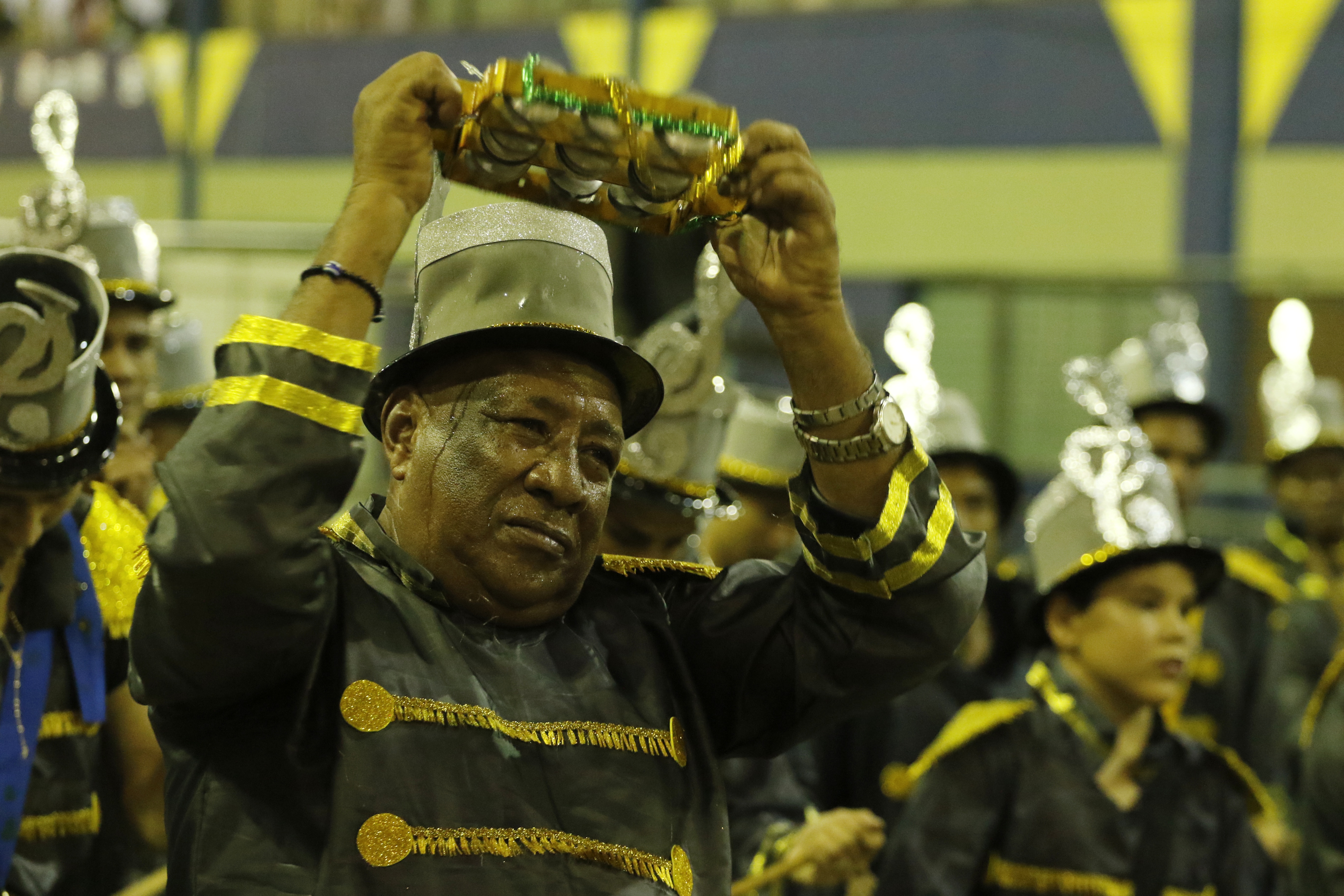 Alegria Alegria abre último dia de desfile do Carnaval Oficial das Escolas de Samba de Belém