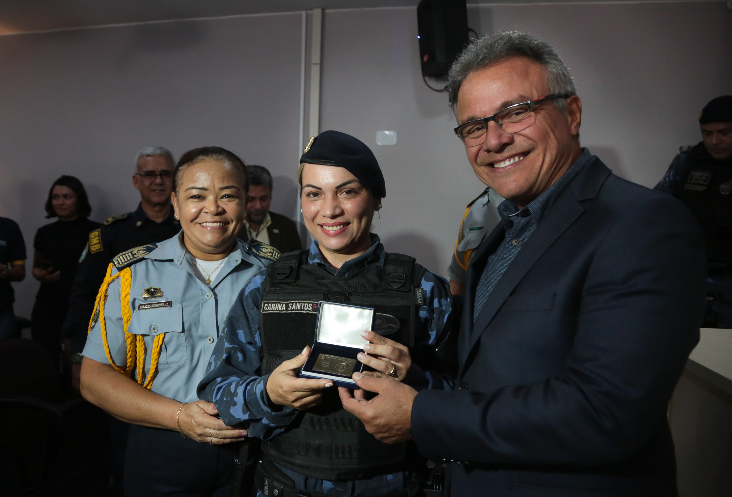 Guardas municipais são homenageados por apreensão de duas toneladas de entorpecentes