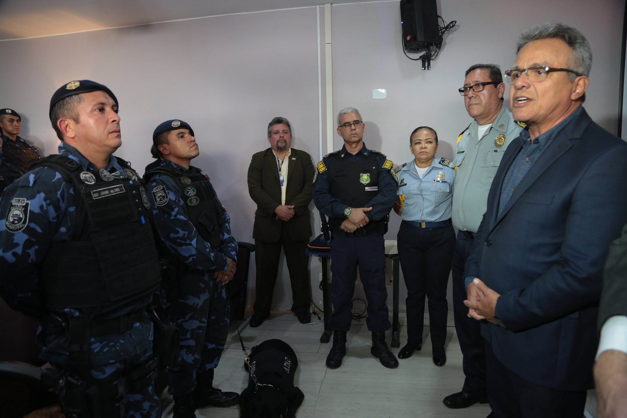 Guardas municipais são homenageados por apreensão de duas toneladas de entorpecentes