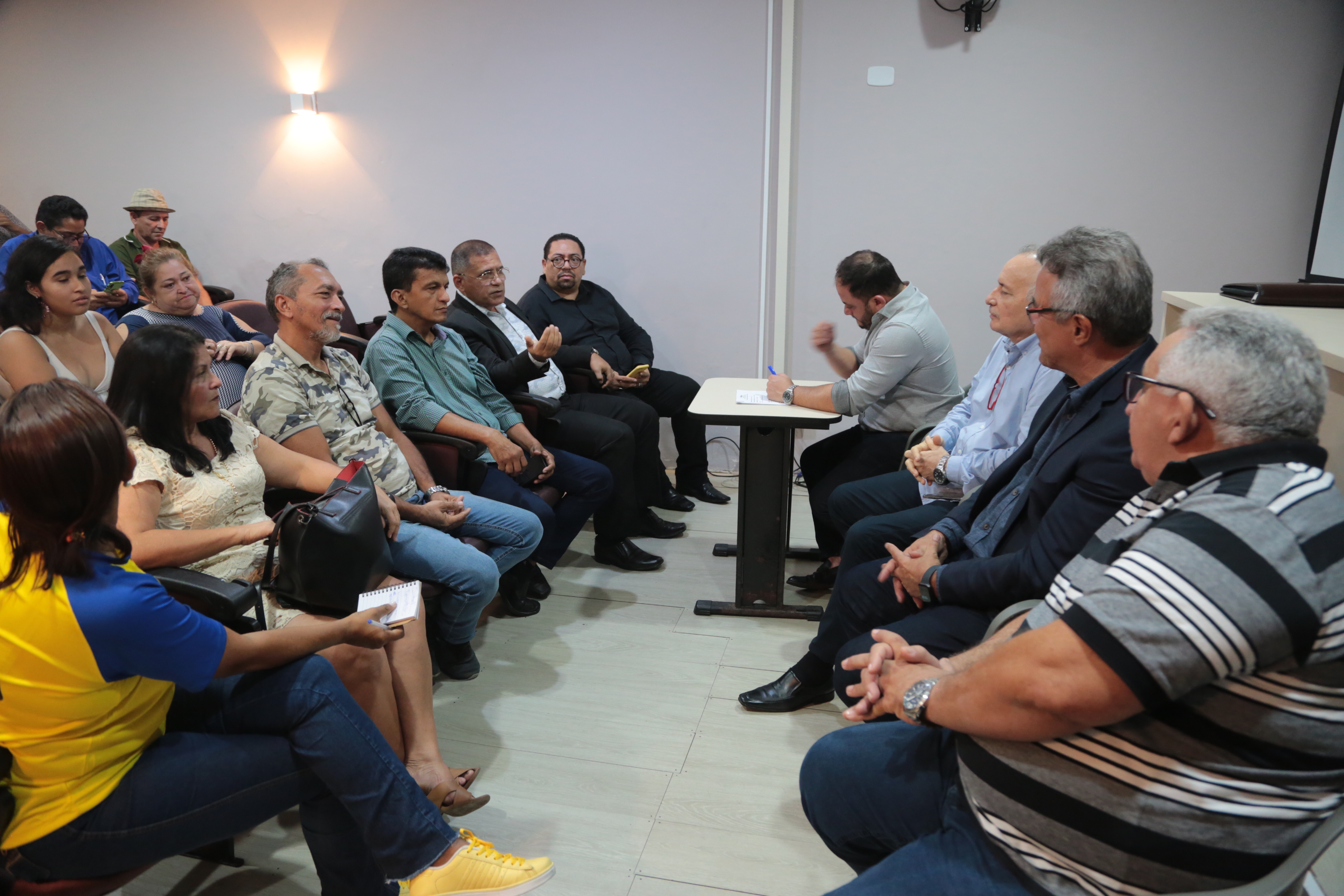 Serviços de pavimentação beneficiam bairro do Parque Verde