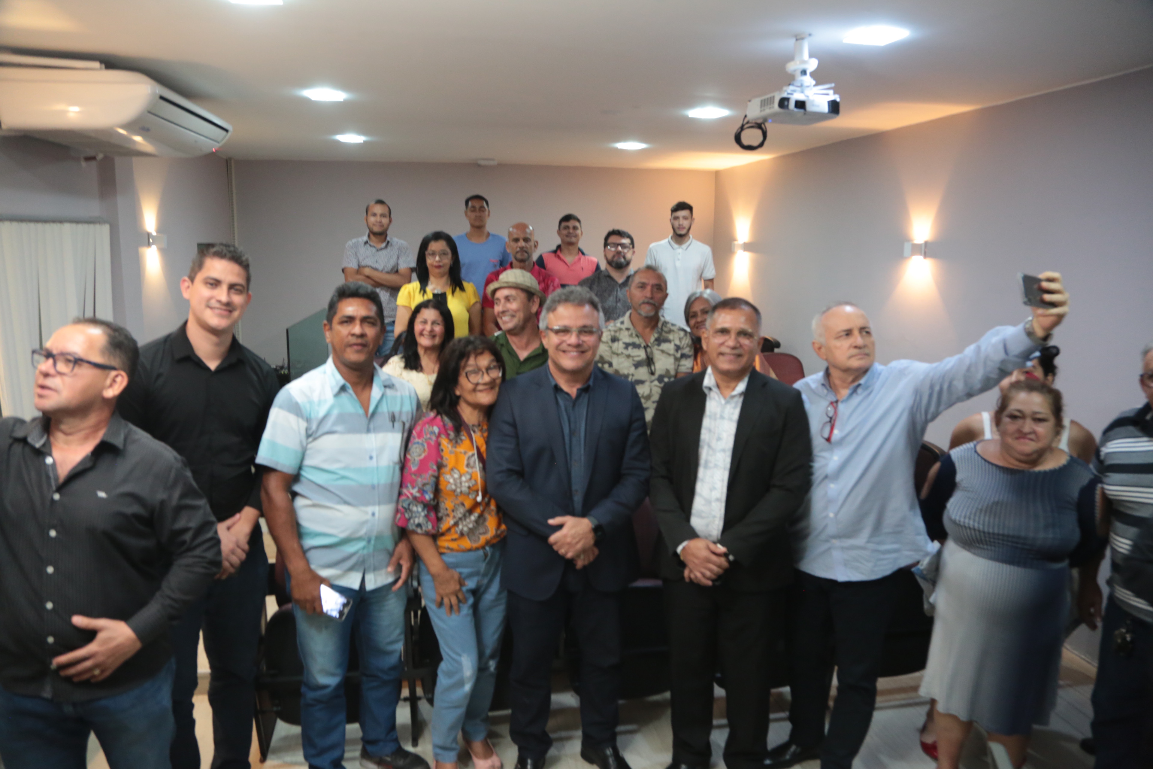 Serviços de pavimentação beneficiam bairro do Parque Verde