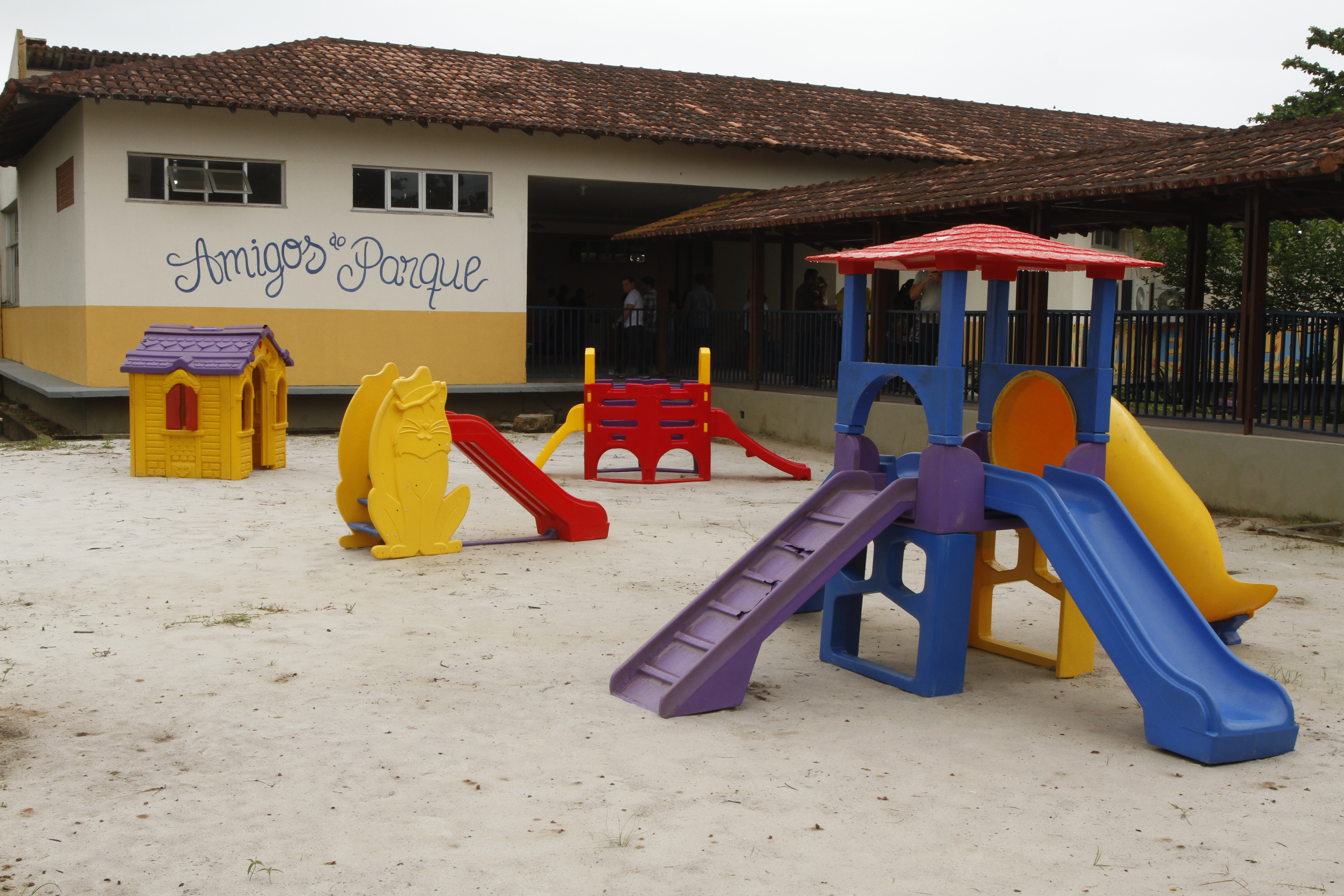 Prefeitura entrega escola Pedro Demo revitalizada e beneficia mais de 1.300 alunos em Outeiro