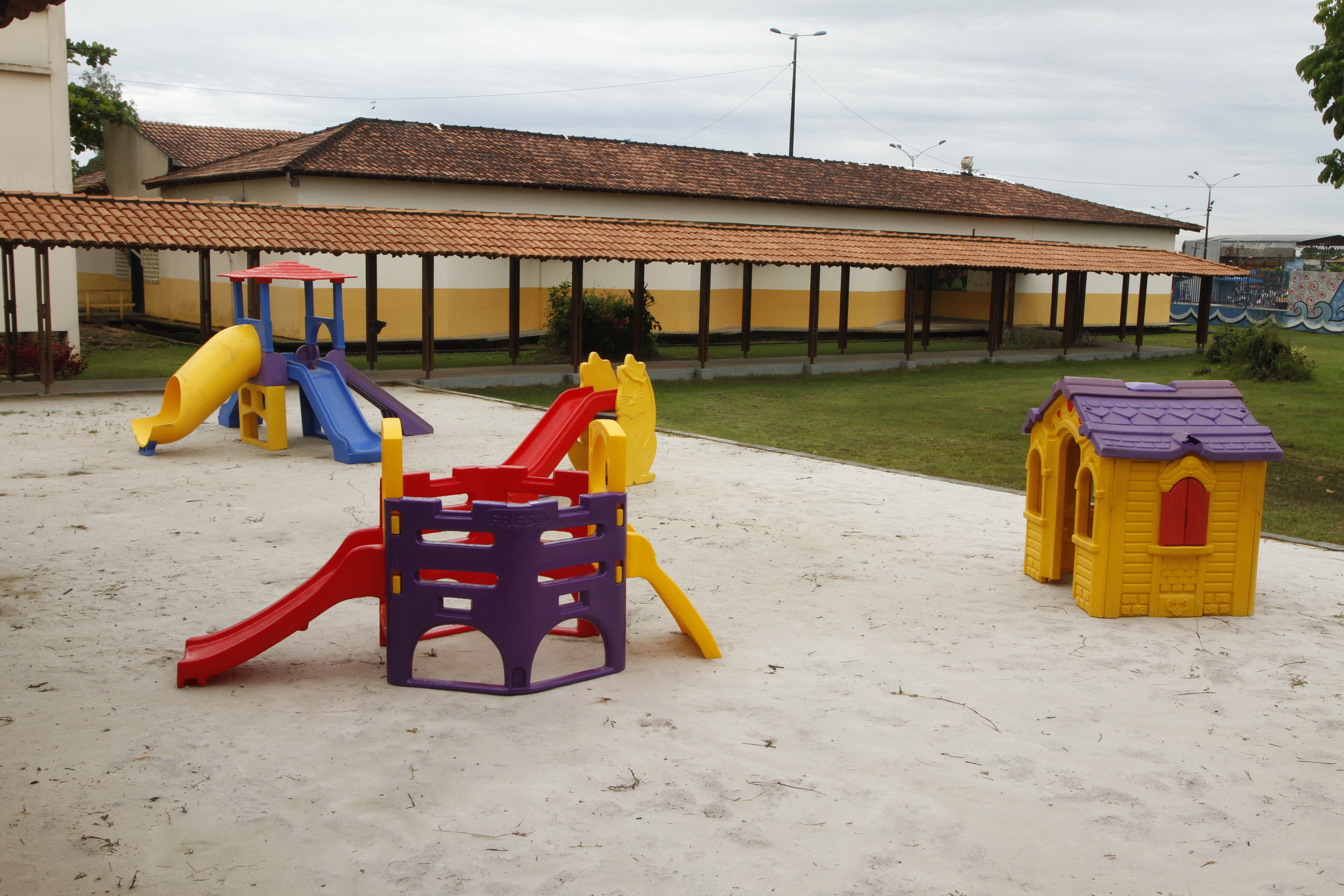 Prefeitura entrega escola Pedro Demo revitalizada e beneficia mais de 1.300 alunos em Outeiro