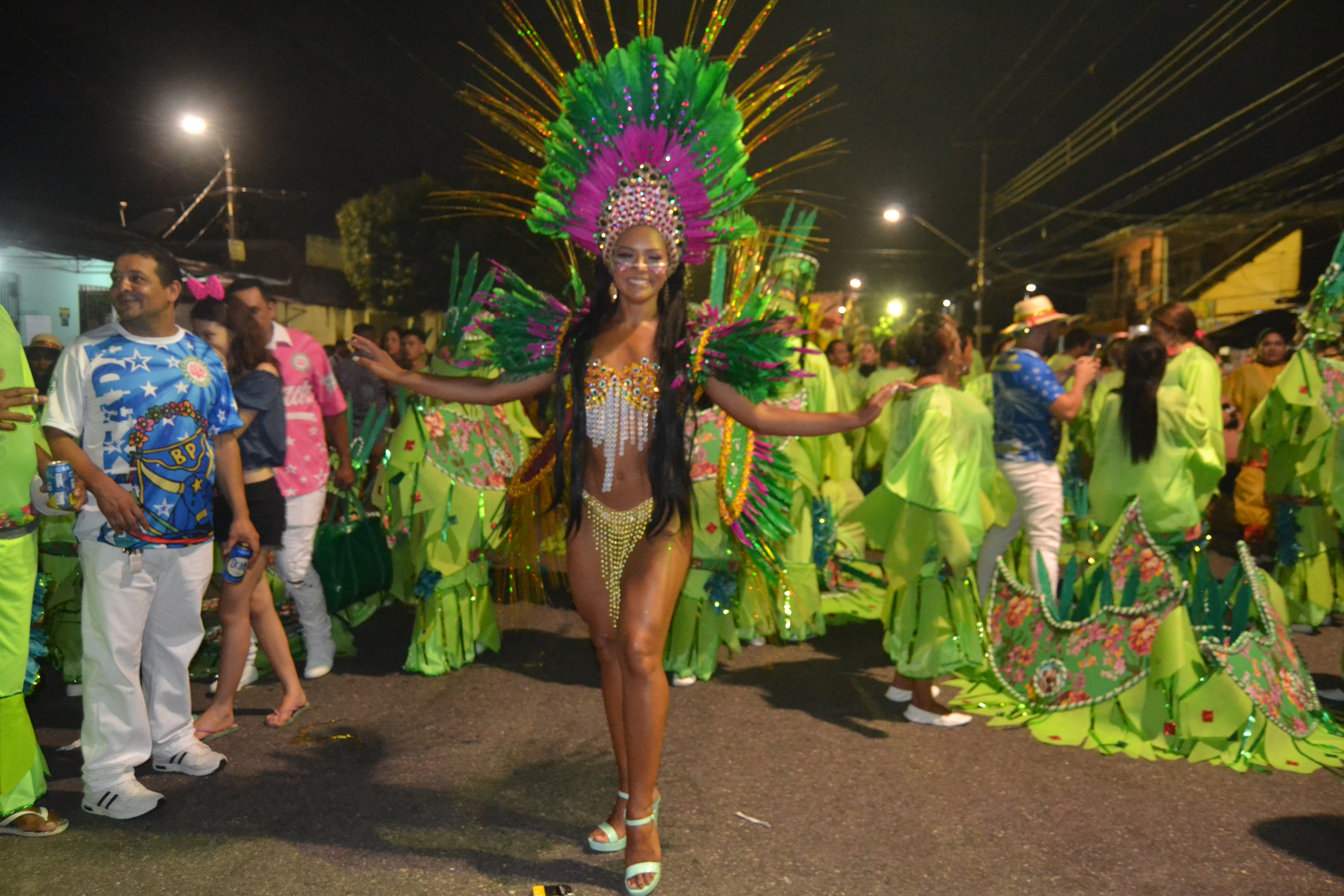 Carnaval de Icoaraci leva cultura e alegria para a avenida do samba.