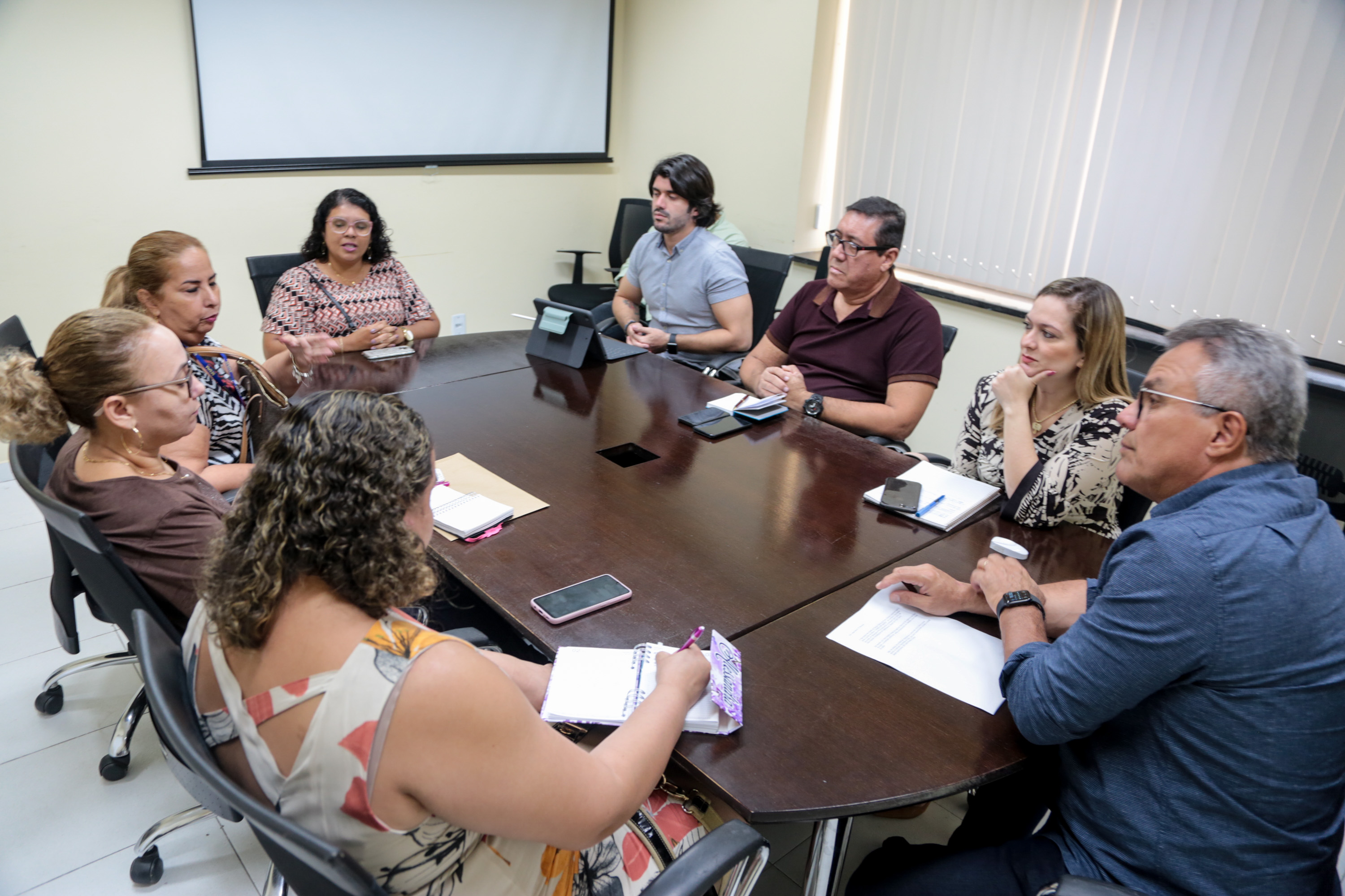 Prefeitura reúne com órgãos de saúde para debater medidas de prevenção ao novo coronavírus