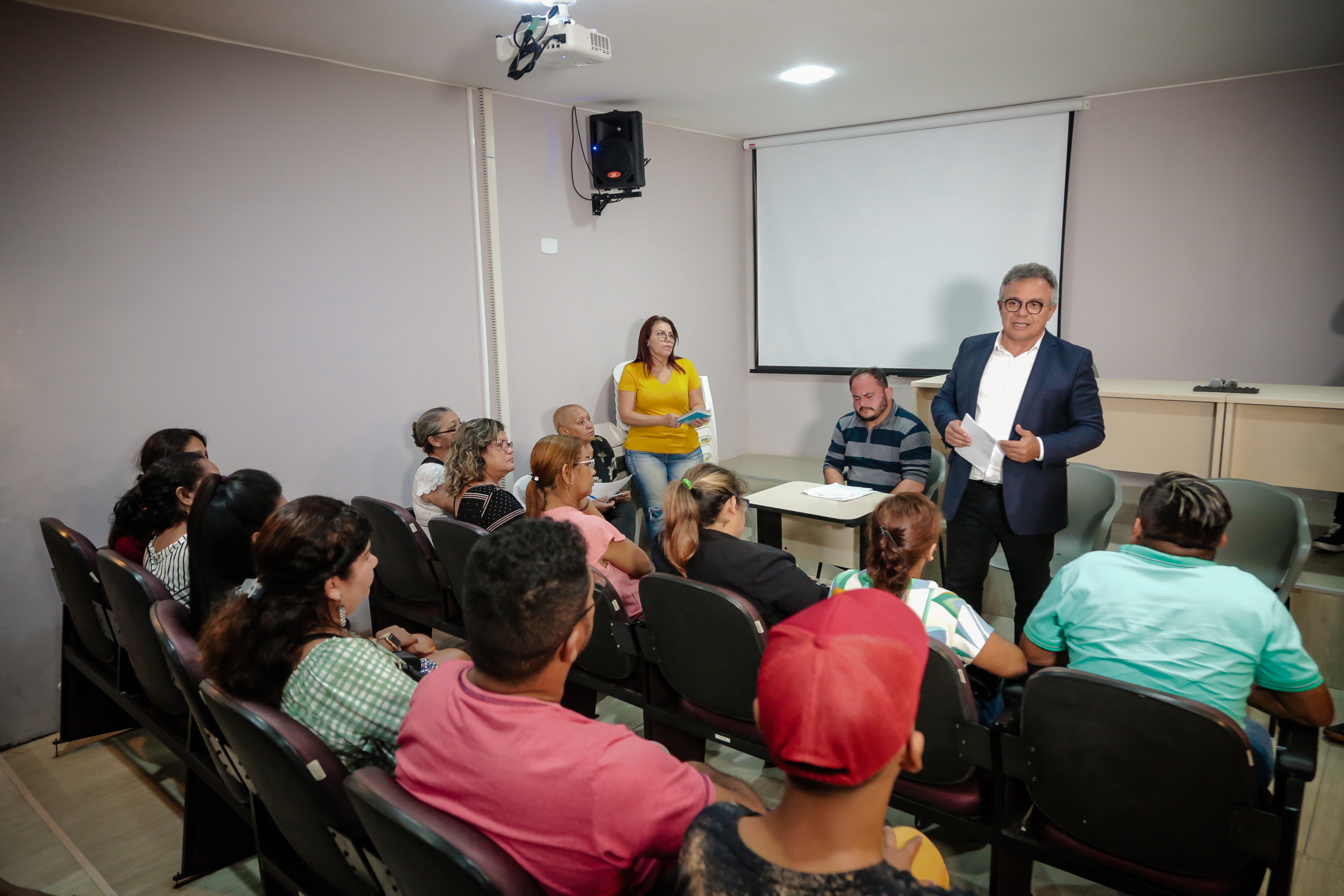 Serviço de pavimentação vai beneficiar Pedro Álvares Cabral e Parque Guajará