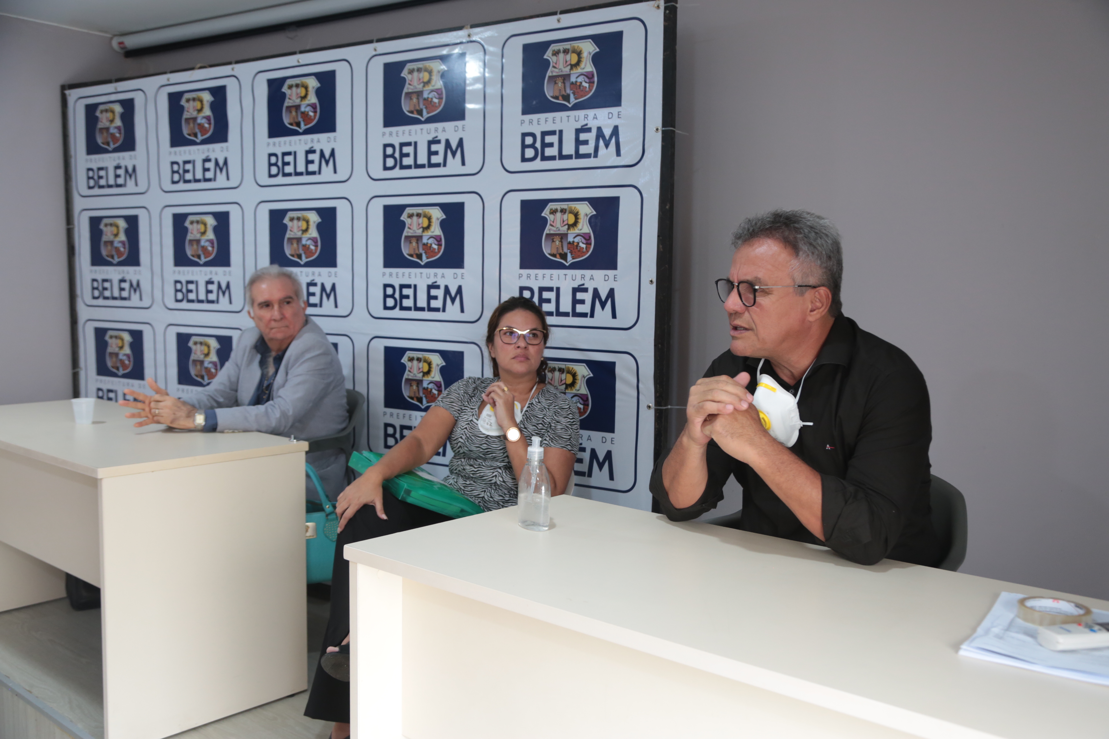 Representantes do mercado informal são recebidos pelo prefeito de Belém