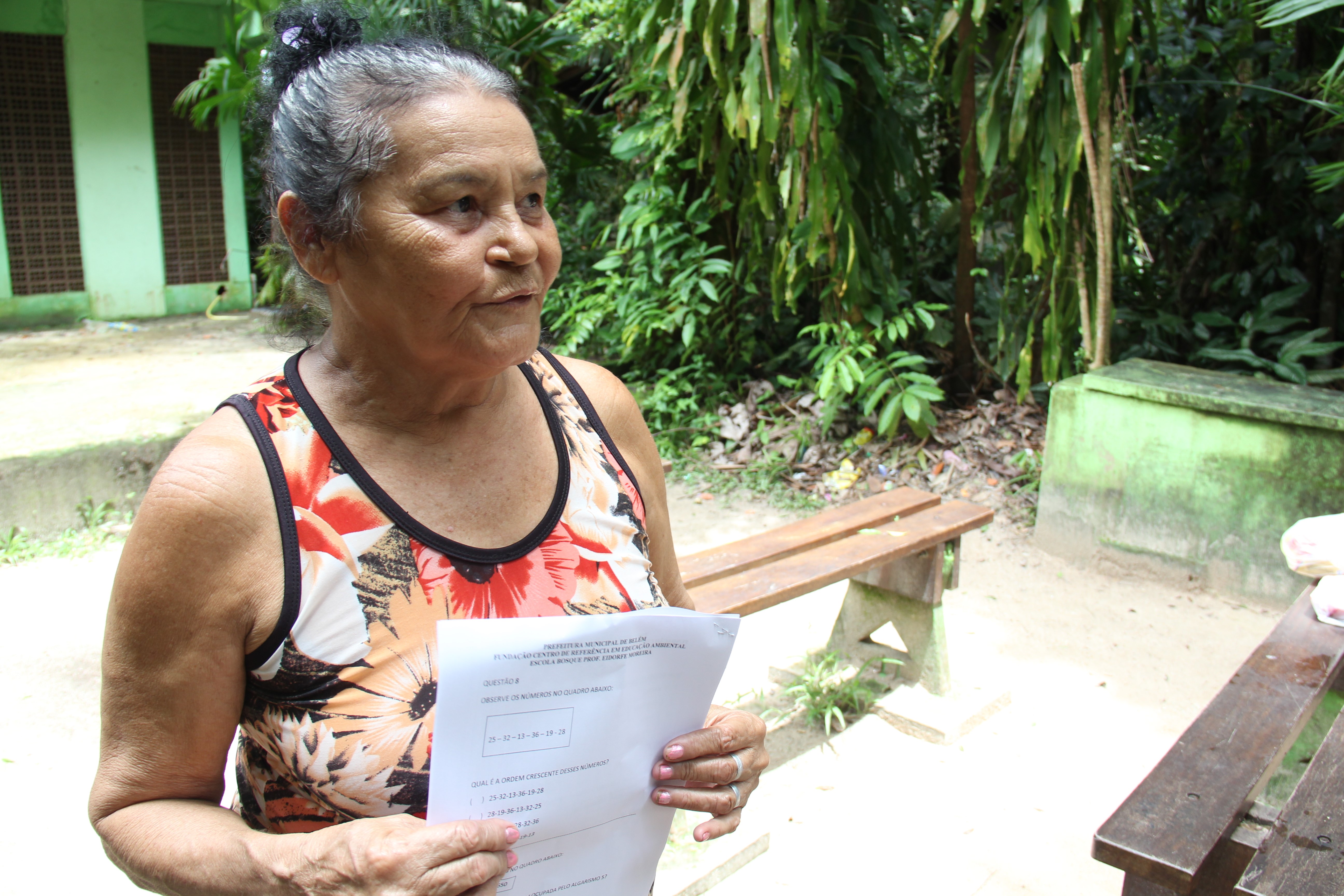 Alunos da Funbosque recebem kits de merenda escolar