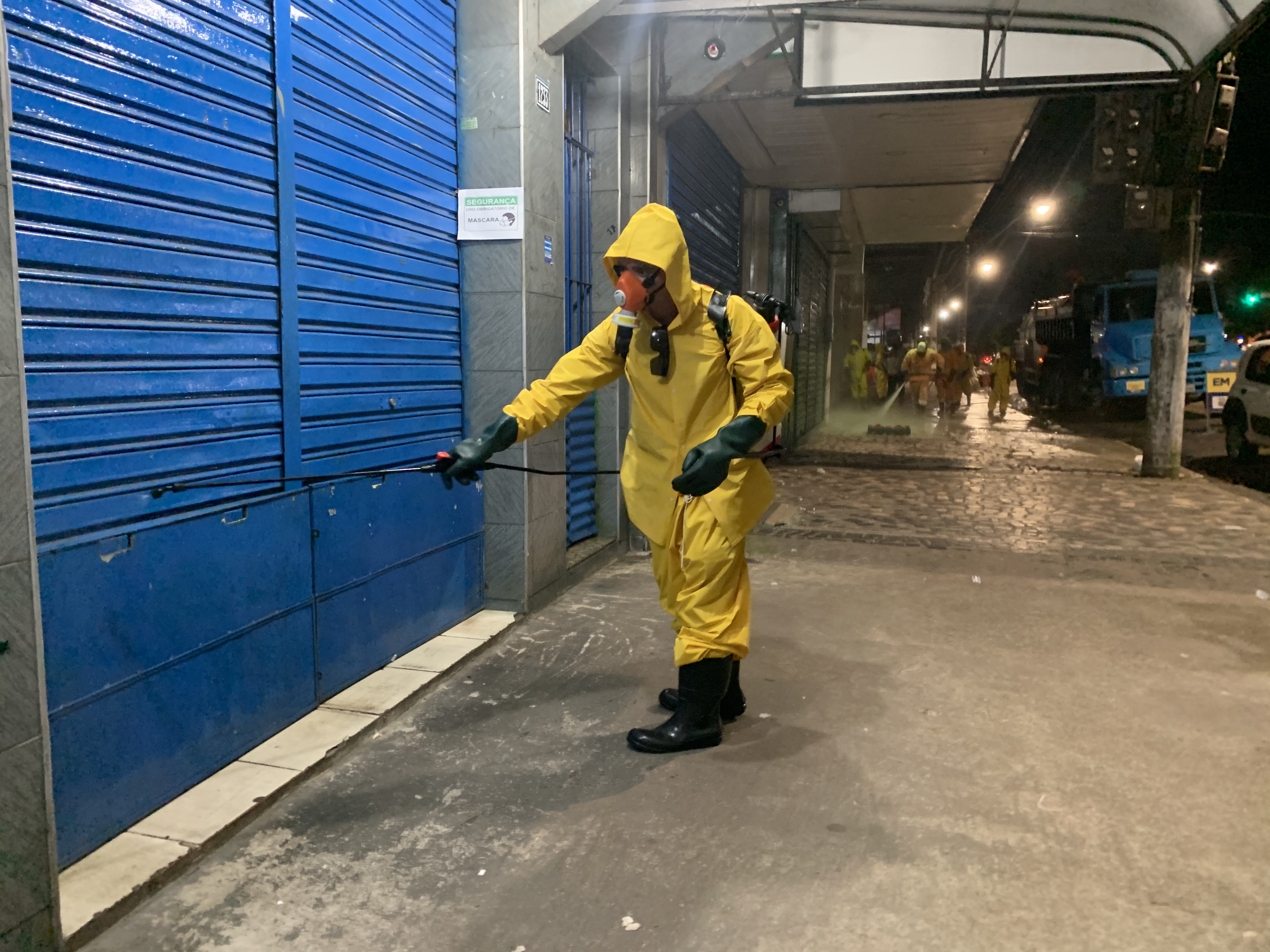 Desinfecção de vias e veículos oficiais interrompem propagação da covid-19