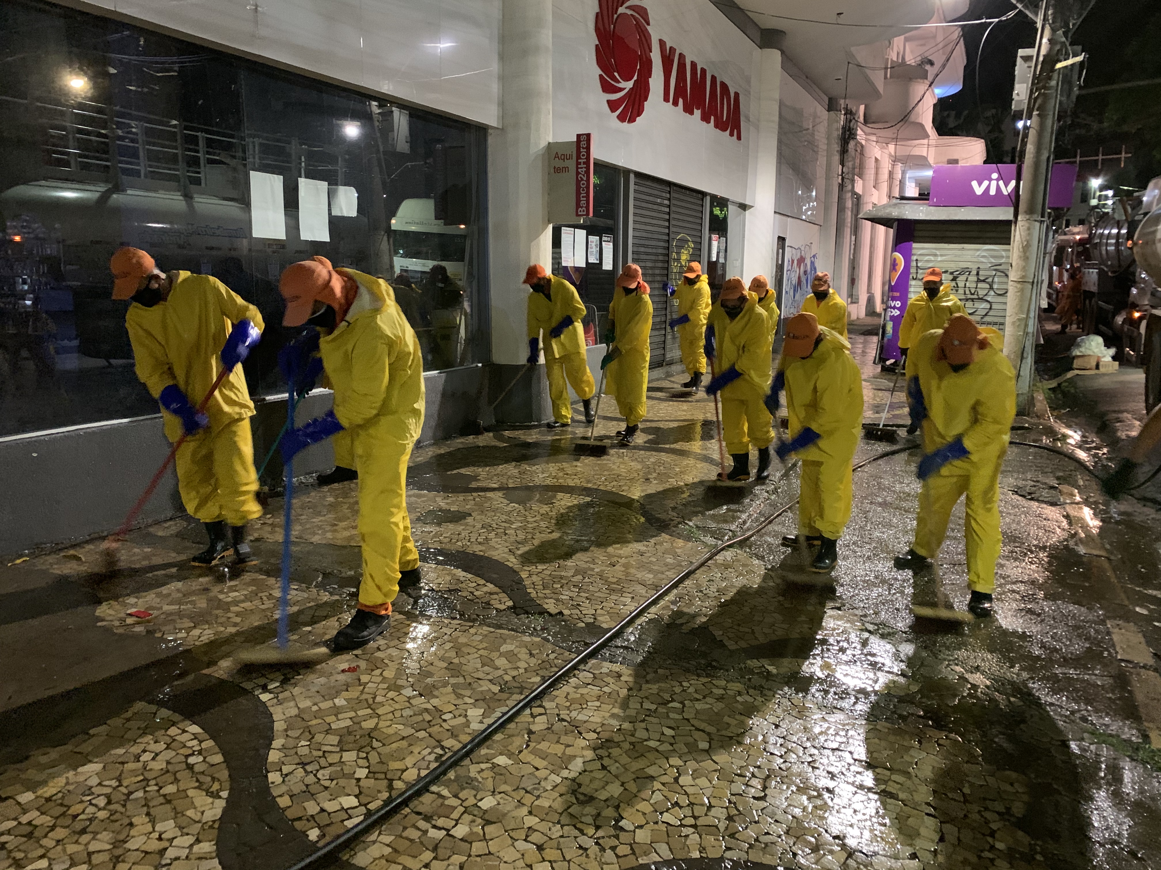 Desinfecção de vias e veículos oficiais interrompem propagação da covid-19