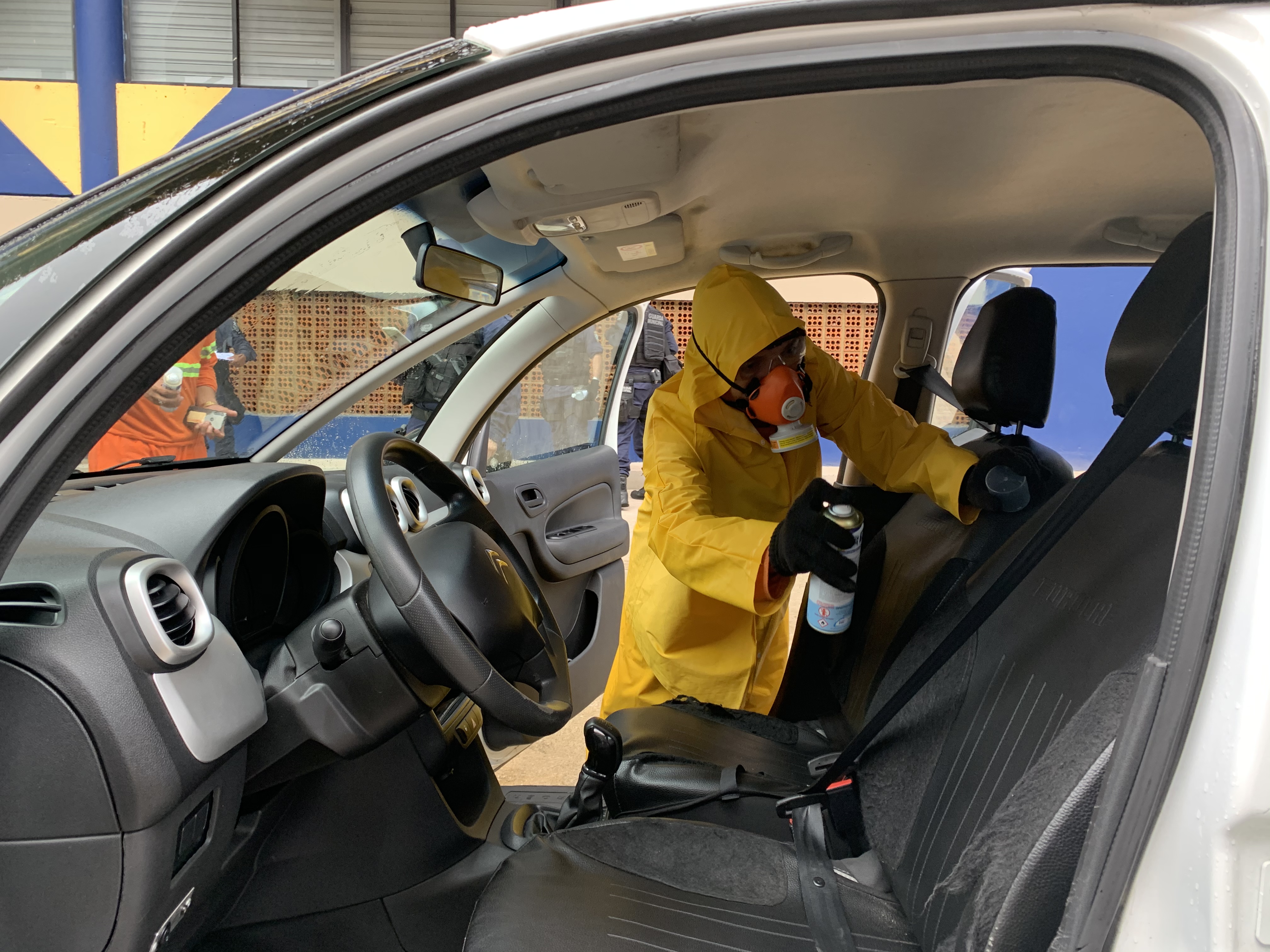 Desinfecção de vias e veículos oficiais interrompem propagação da covid-19