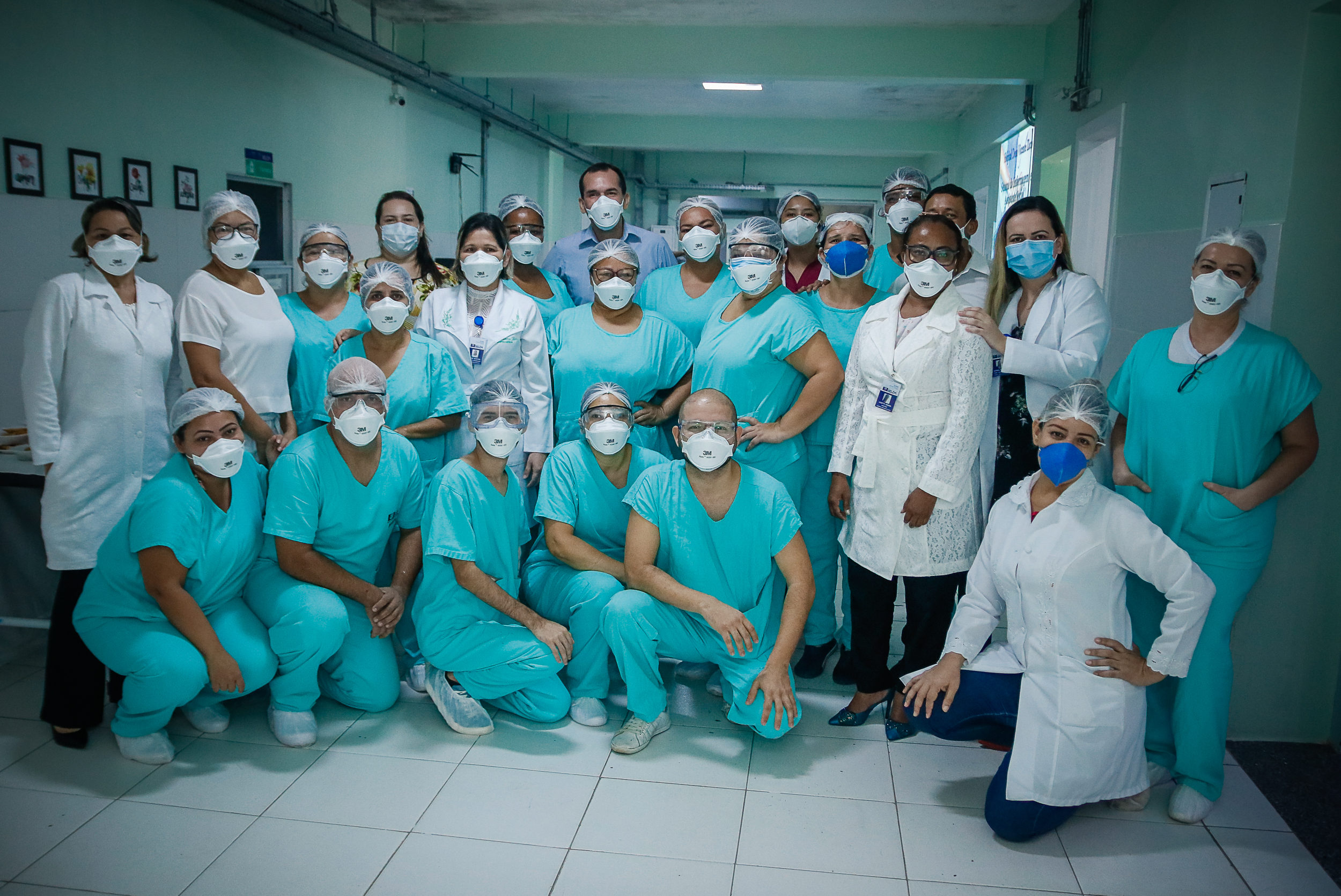 Enfermeiros e assistentes sociais do Hospital Dom Vicente Zico são homenageados