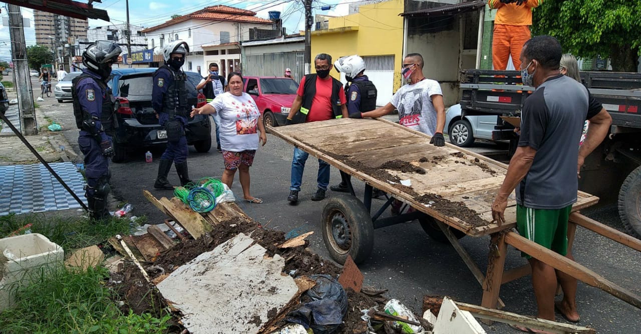Em três dias de fiscalização, 16 carroças são apreendidas