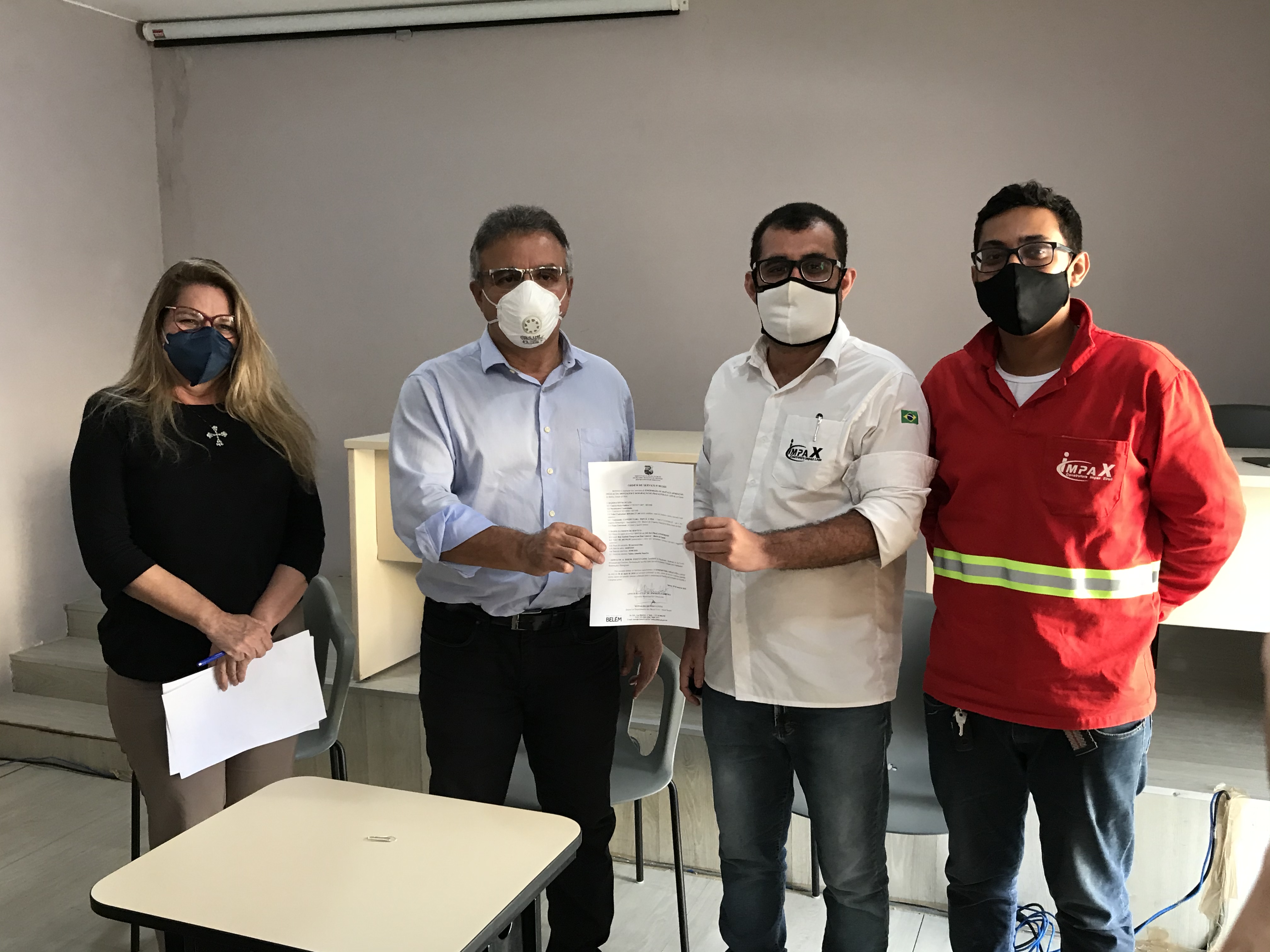Ordens de serviço garantem o início de obras em praças no Tapanã e Águas Lindas